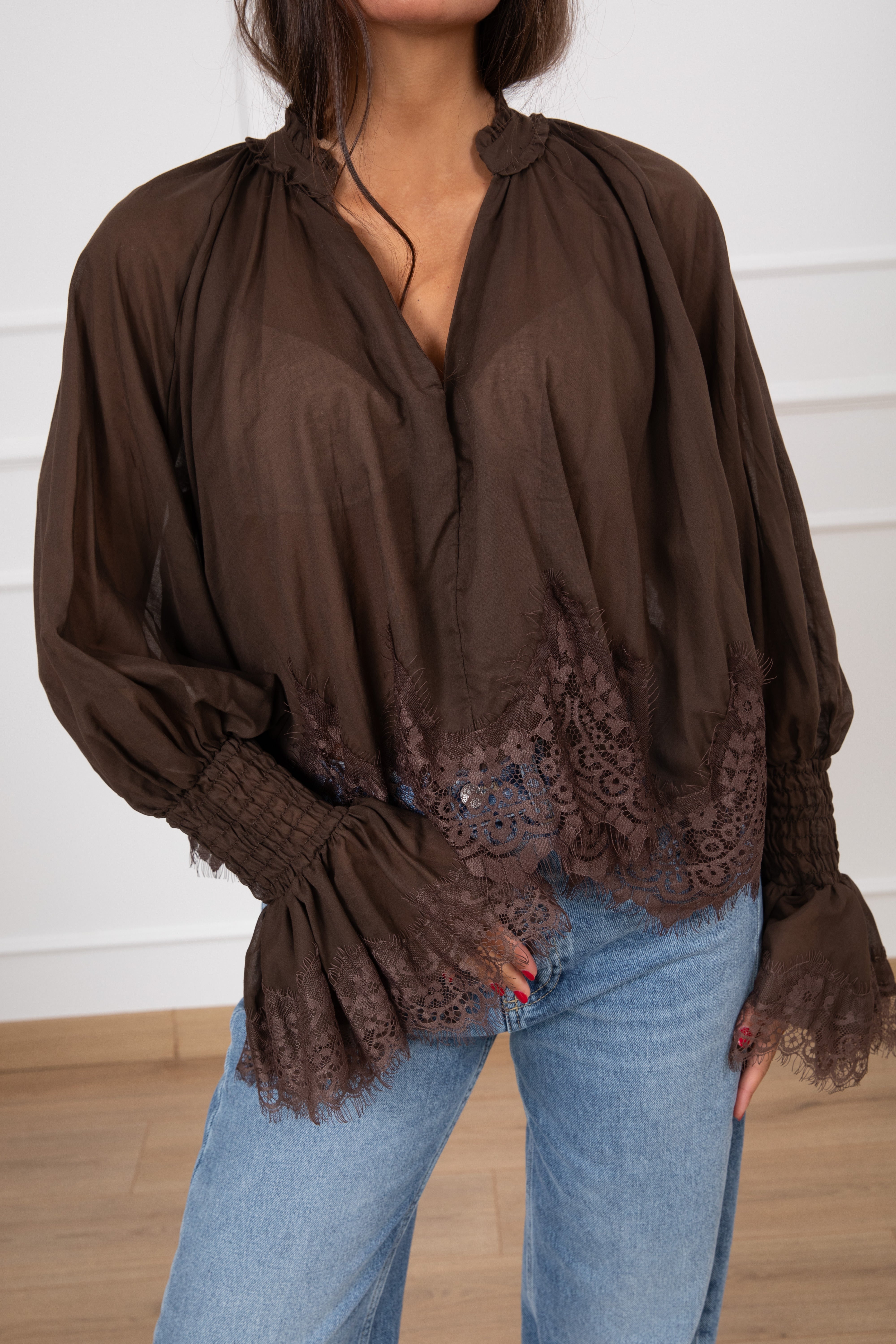 Blusa con fondo in pizzo Tensione IN