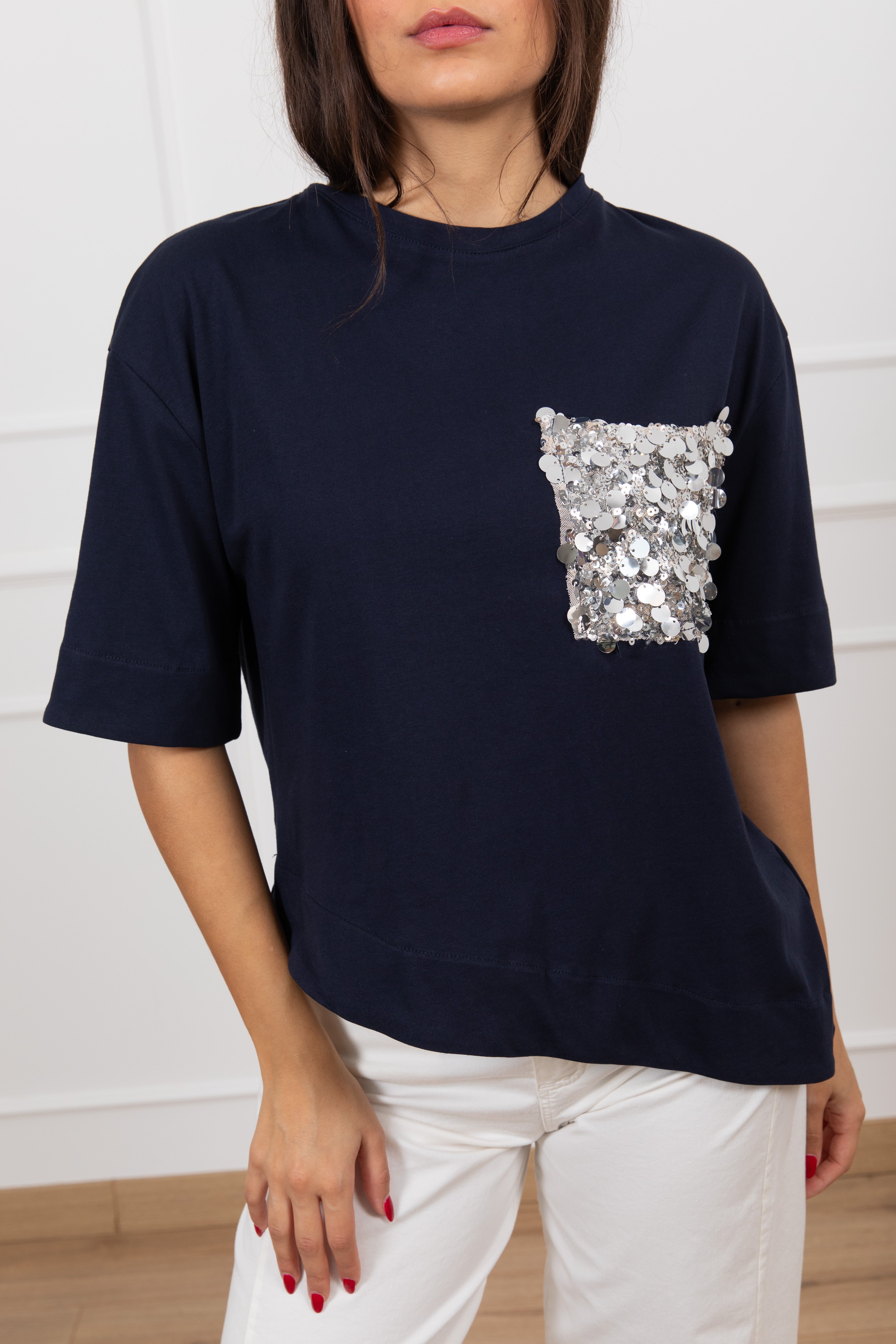 T-shirt asimmetrica con tasca paillettes Tensione IN