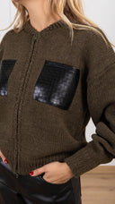 Bomber in maglia con tasche in eco-pelle intrecciata variante foglia Haveone