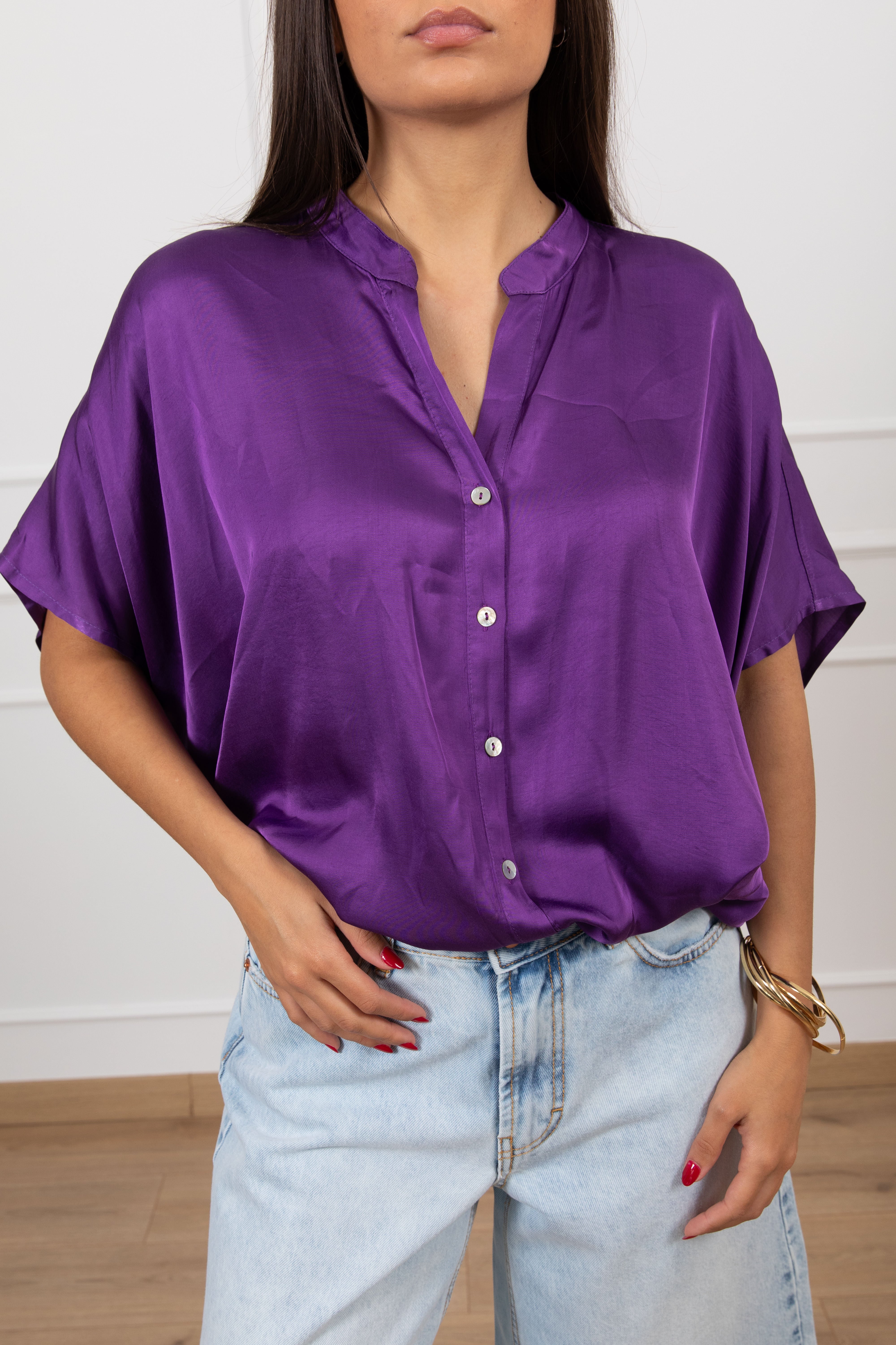 Blusa in raso manica corta con bottoncini Tensione IN
