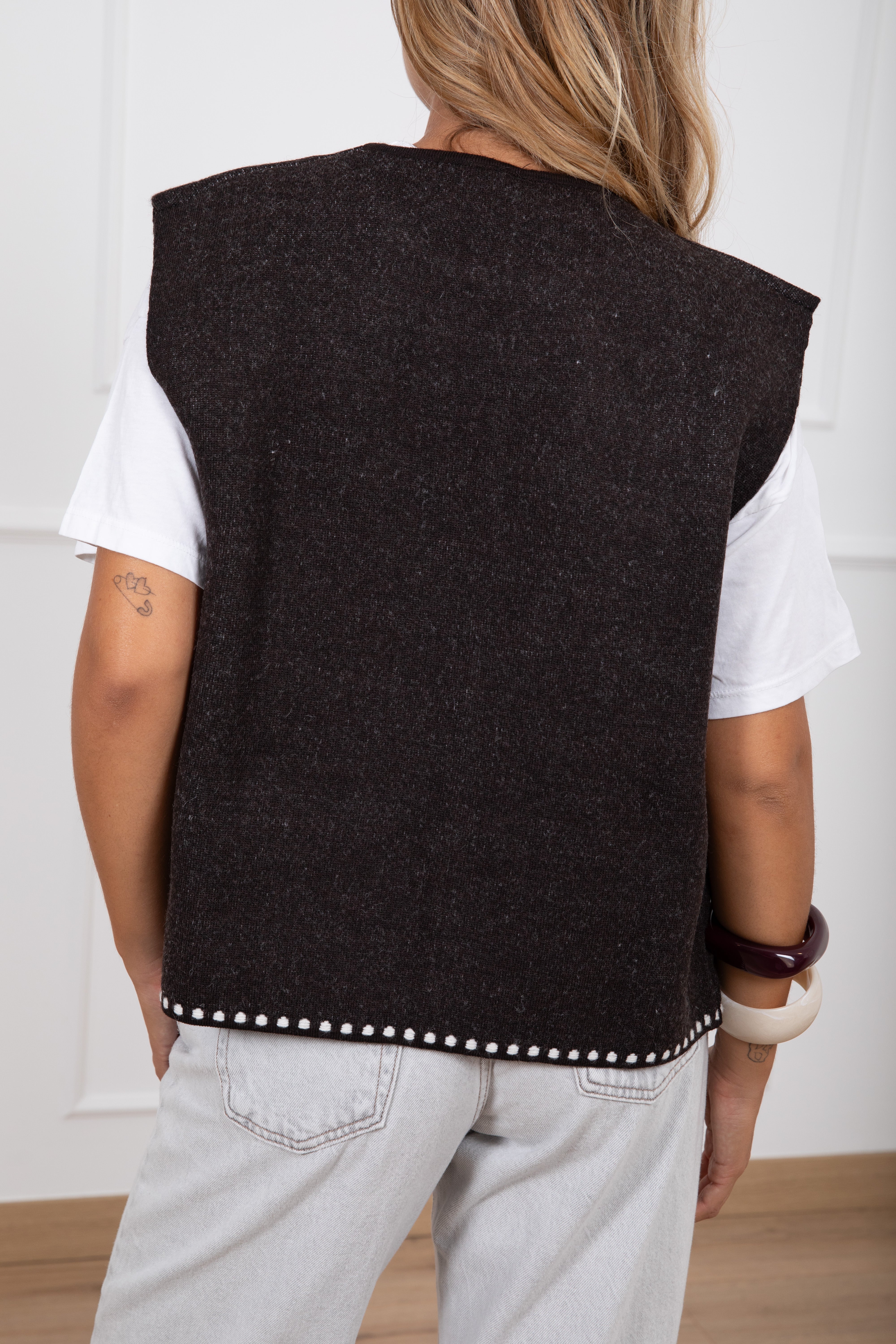 Gilet in maglia con ricamo arabesque Tensione IN