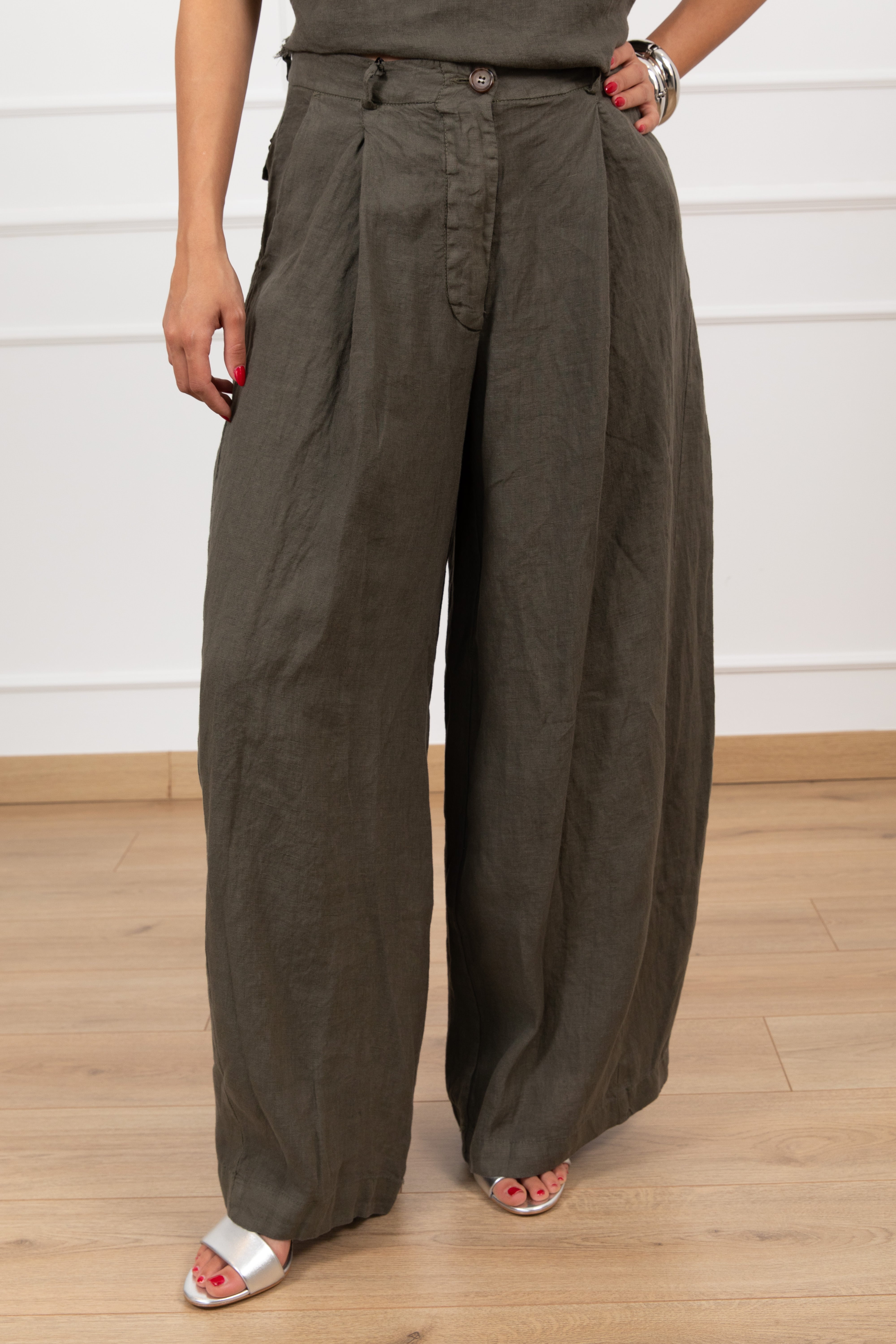 Pantalone 100% lino con pinces e tasca a patta Tensione IN