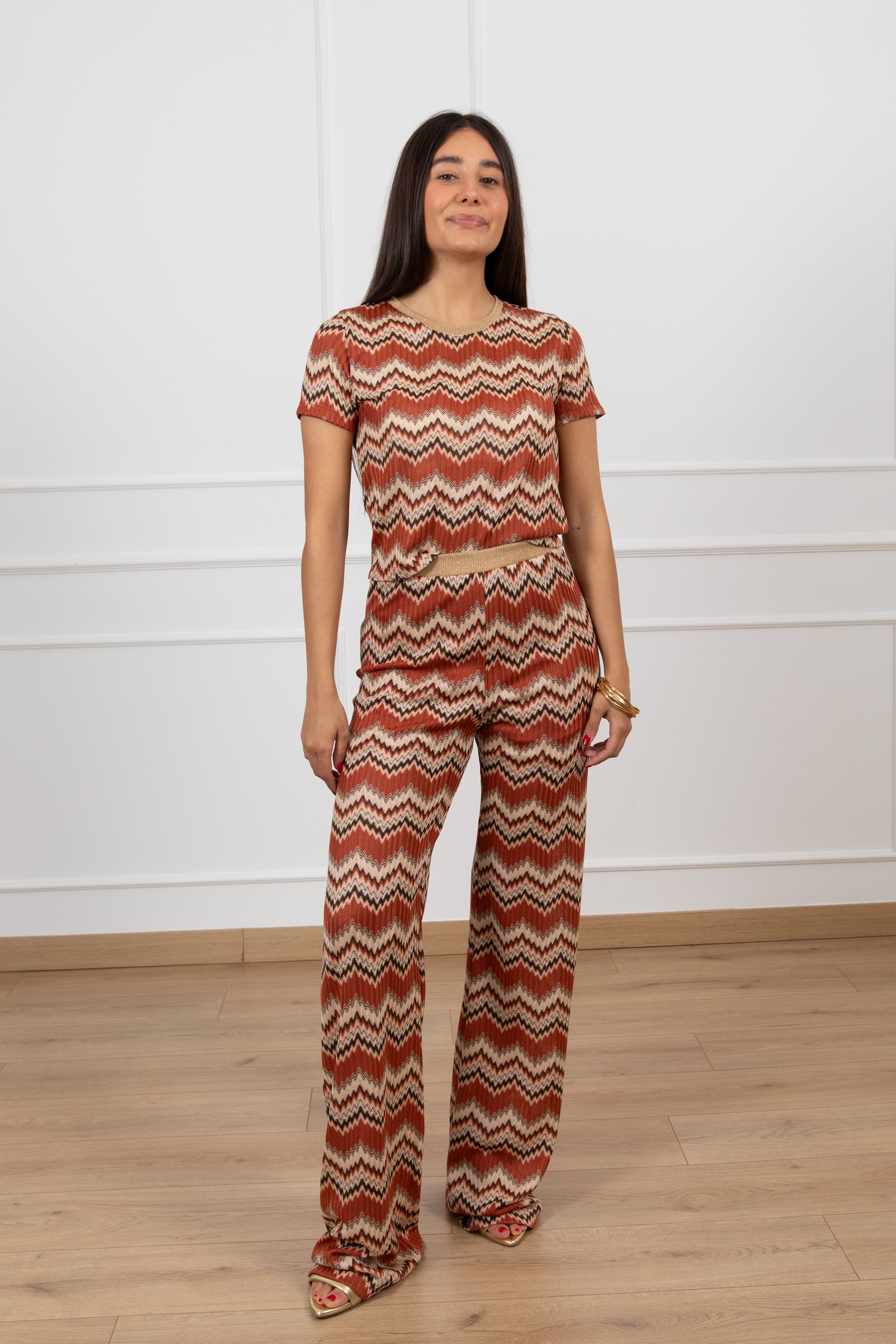 T-shirt motivo zig-zag con profilo lurex ViCOLO