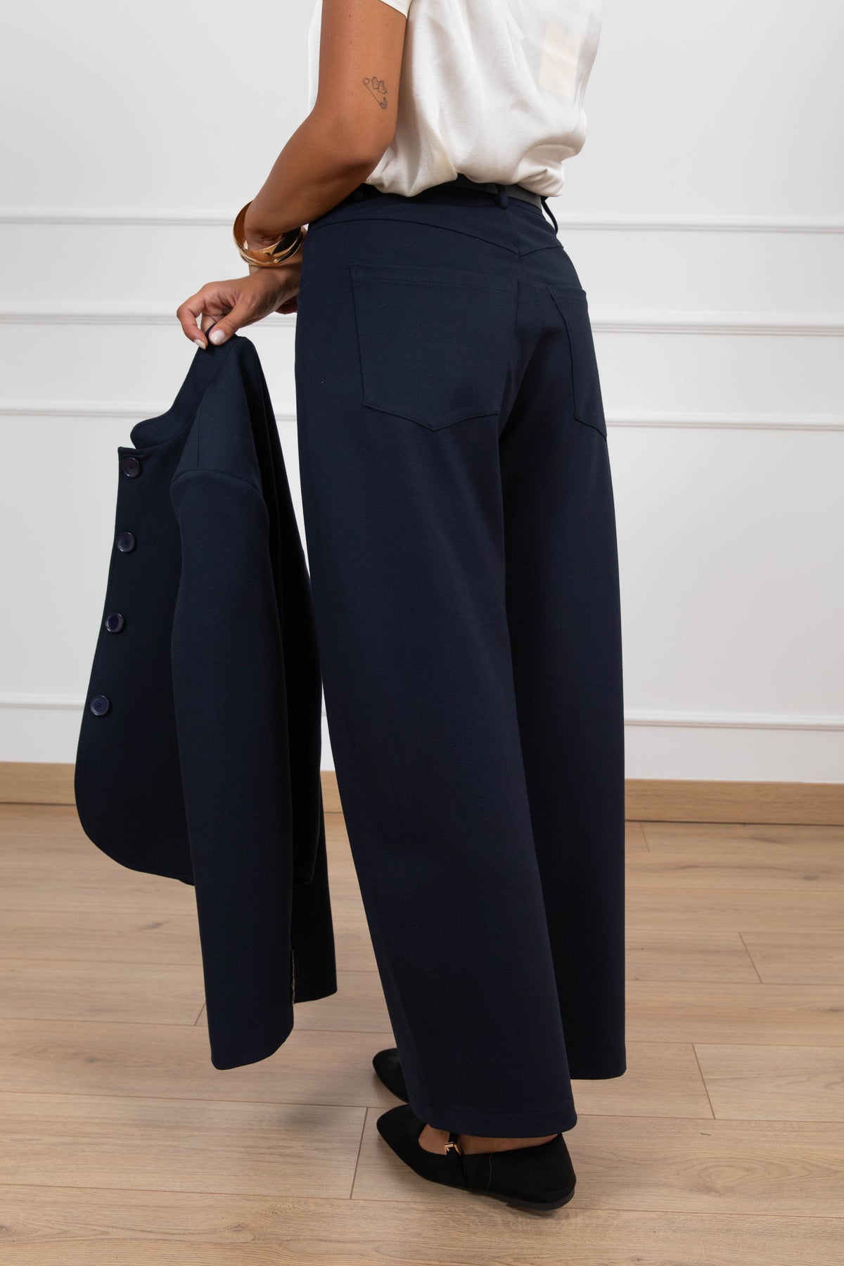 Pantalone 5 tasche in punto milano con cintura placca variante blu Tensione IN