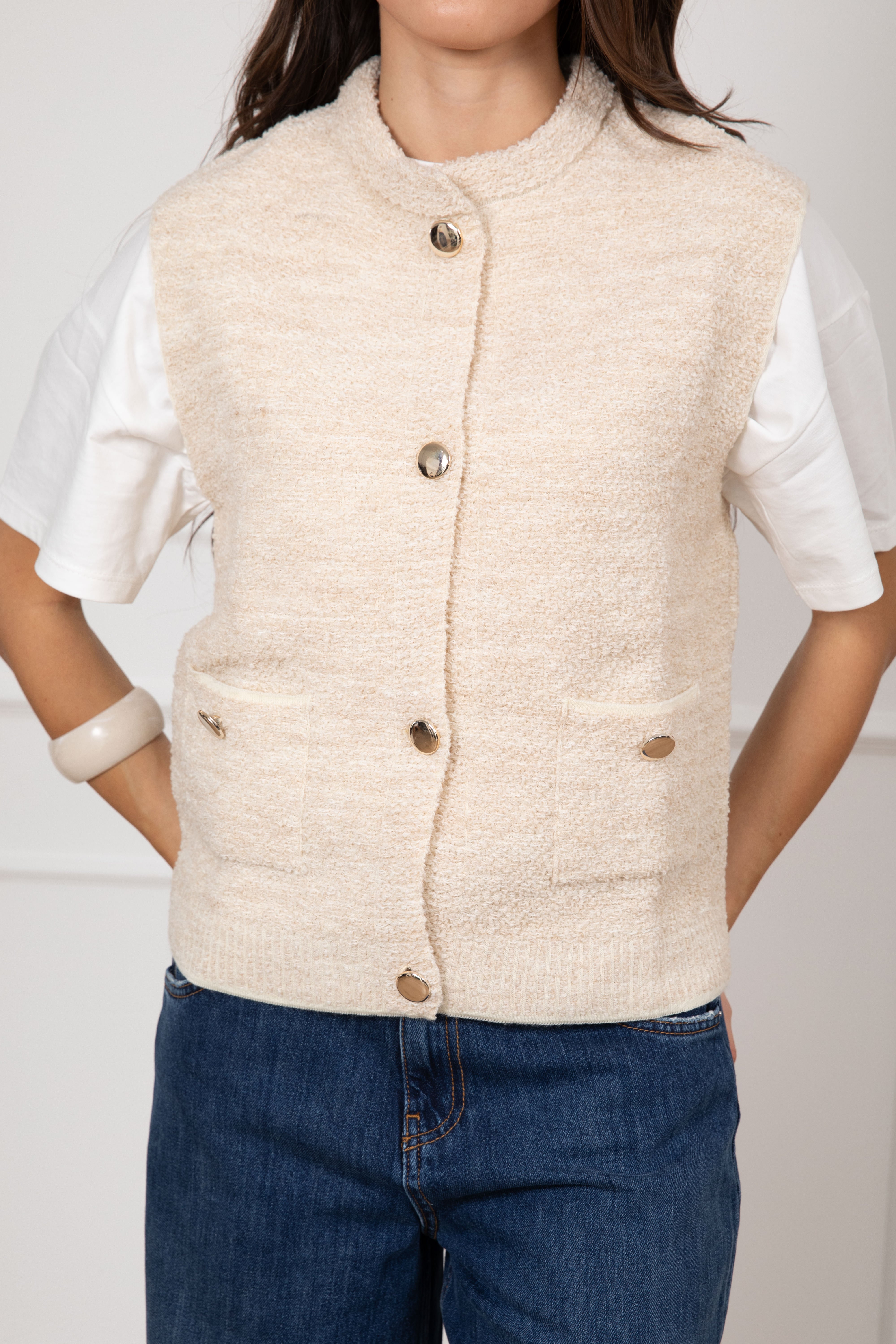 Gilet in maglia bouclè con bottoni oro Tensione IN
