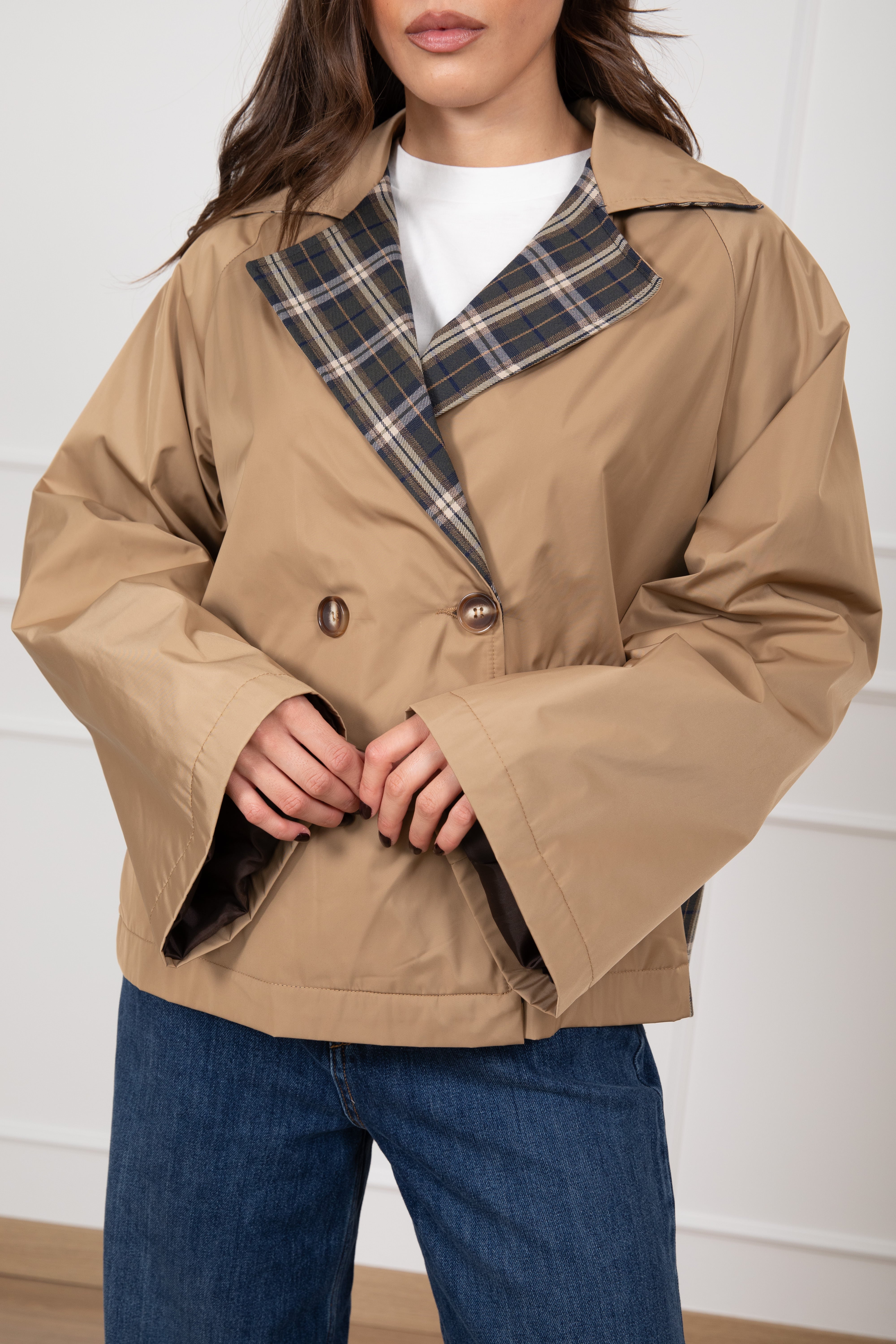 Trench corto con dettagli check Susy Mix