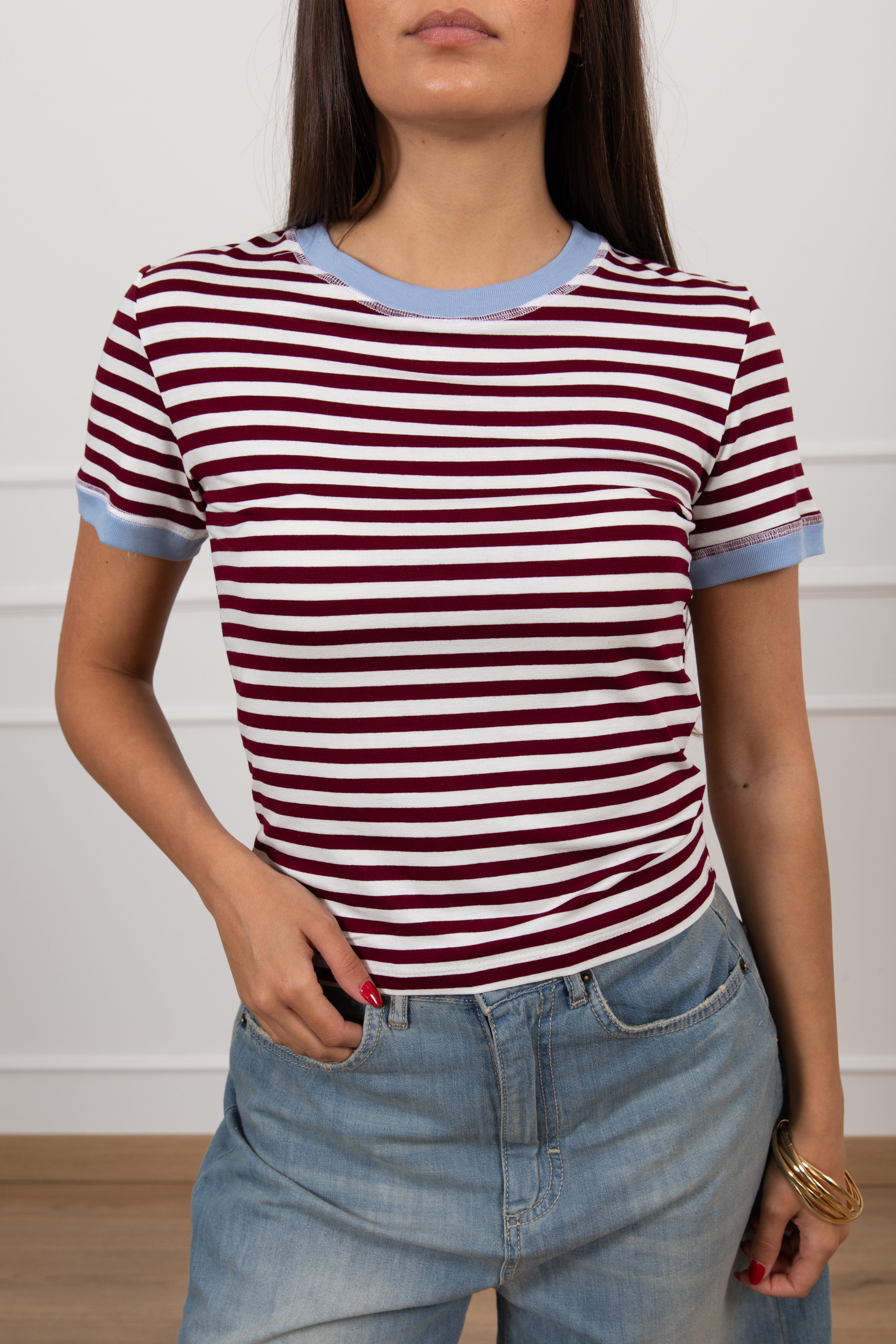 T-shirt slim-fit a righe con profili a contrasto ViCOLO