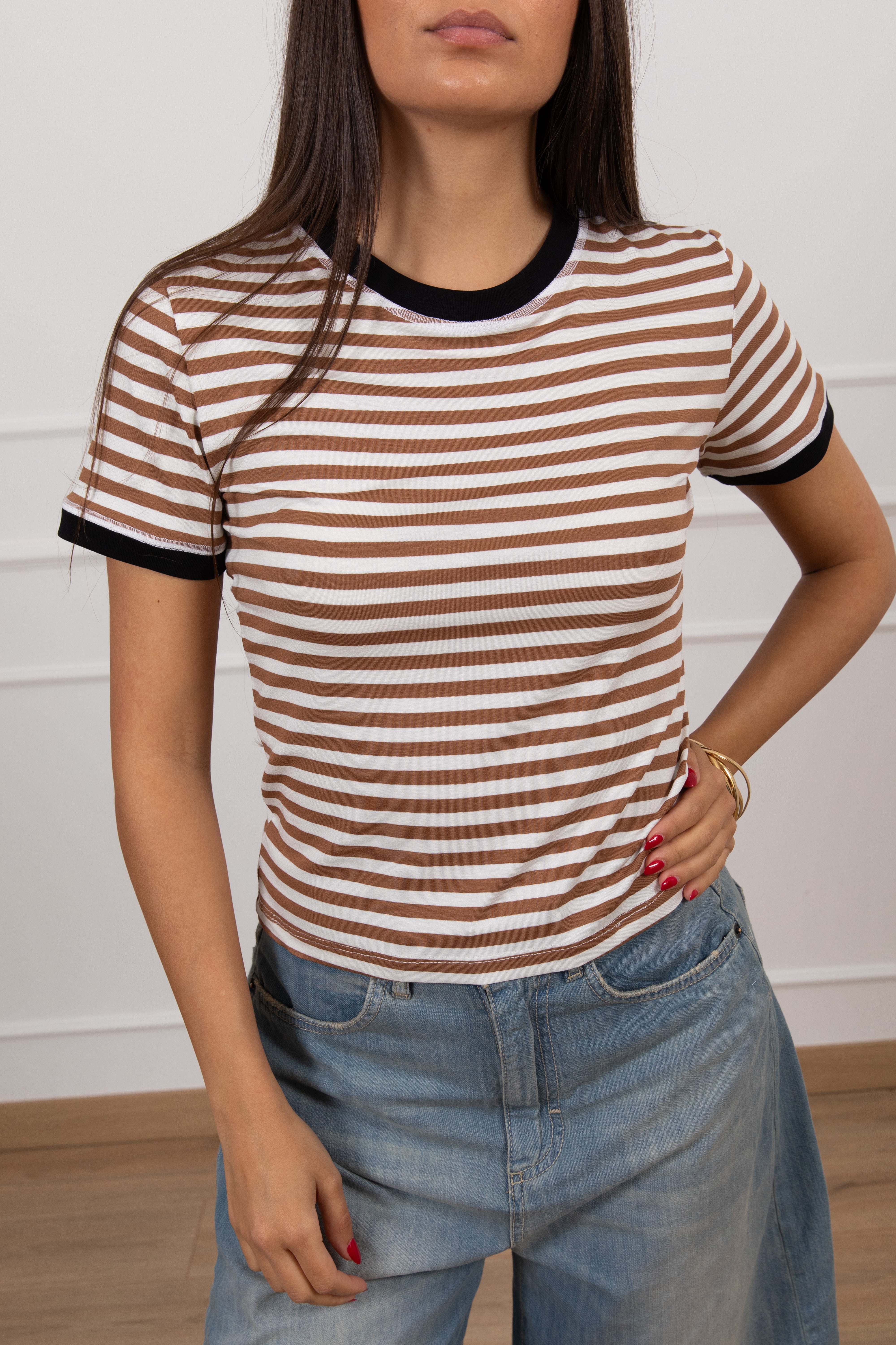 T-shirt slim-fit a righe con profili a contrasto ViCOLO