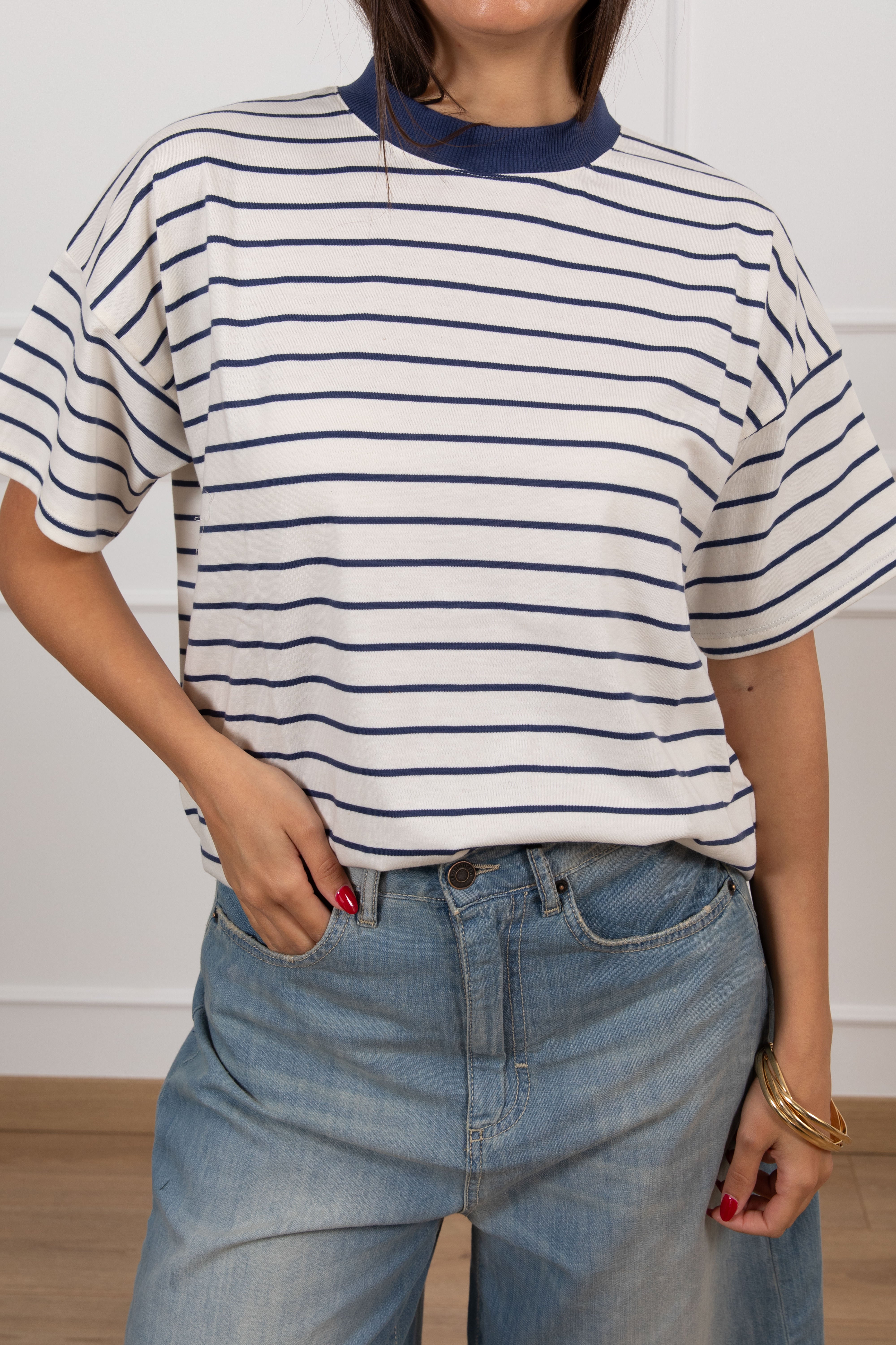 T-shirt scatoletta a righe ViCOLO