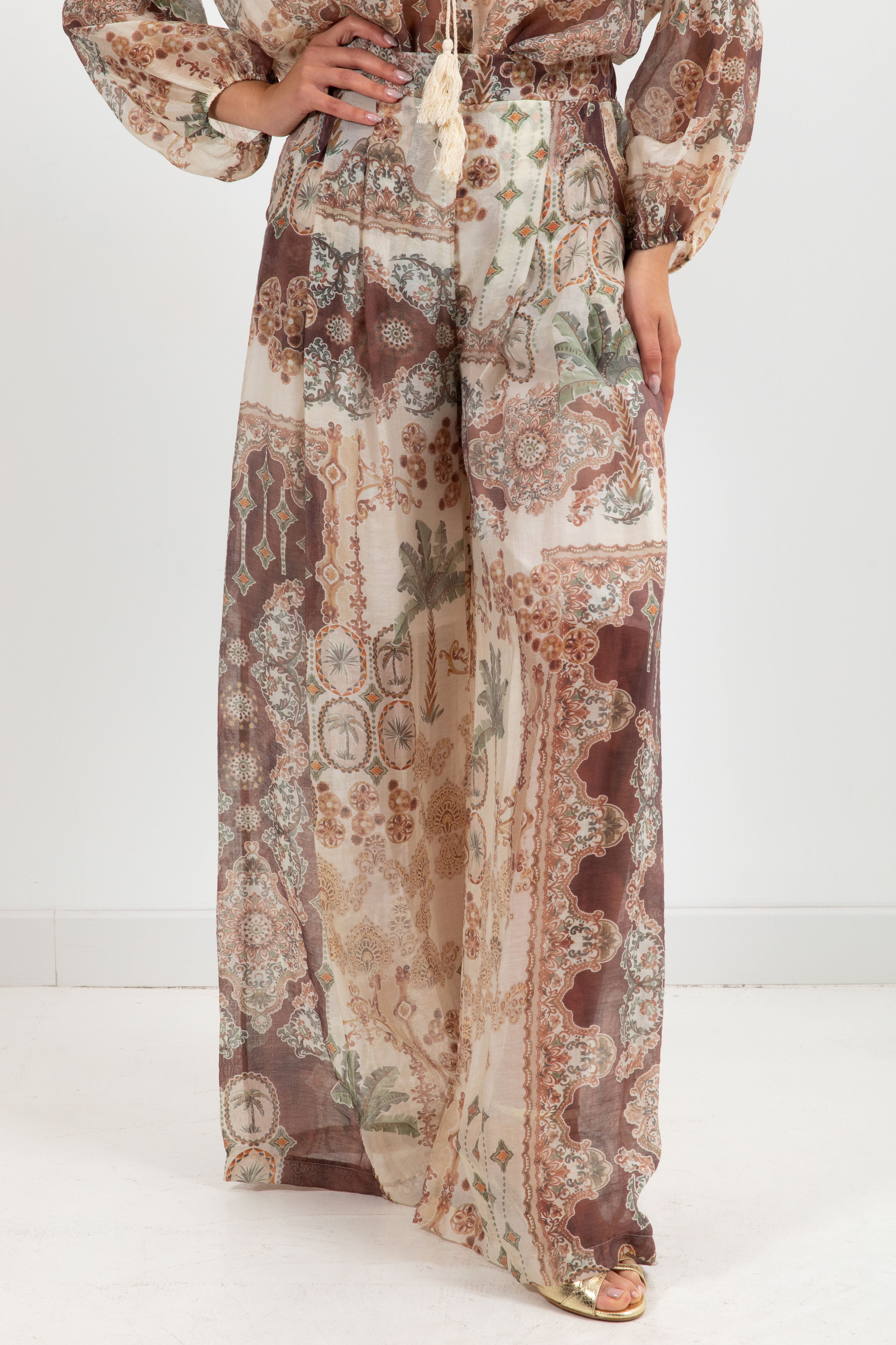 Pantalone gamba ampia con pinces fantasia palme ViCOLO