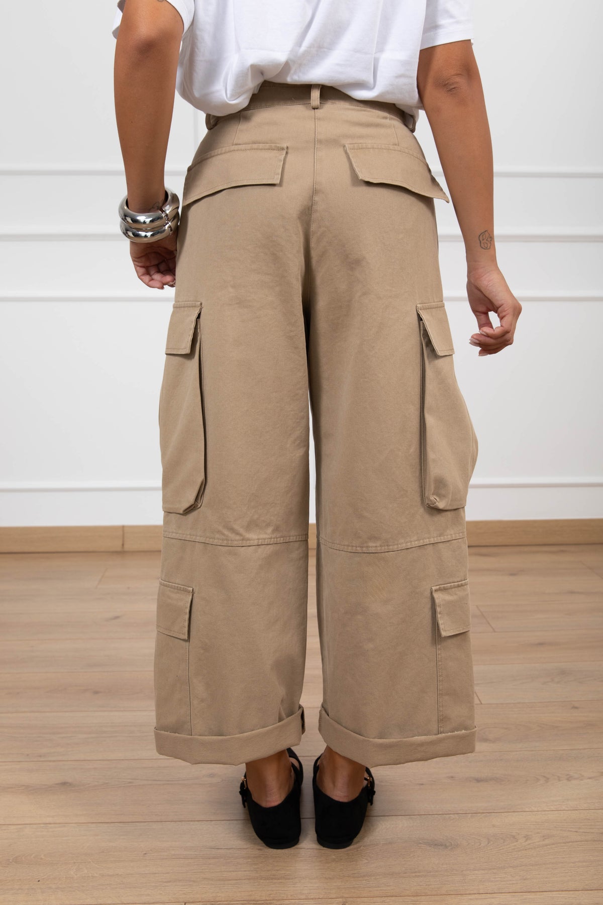 Pantalone cargo con pinces variante beige ViCOLO