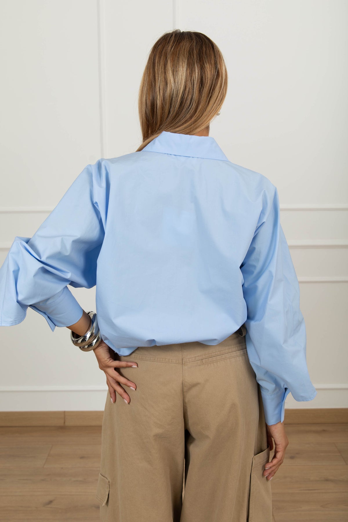 Camicia con foro polsino variante azzurro ViCOLO