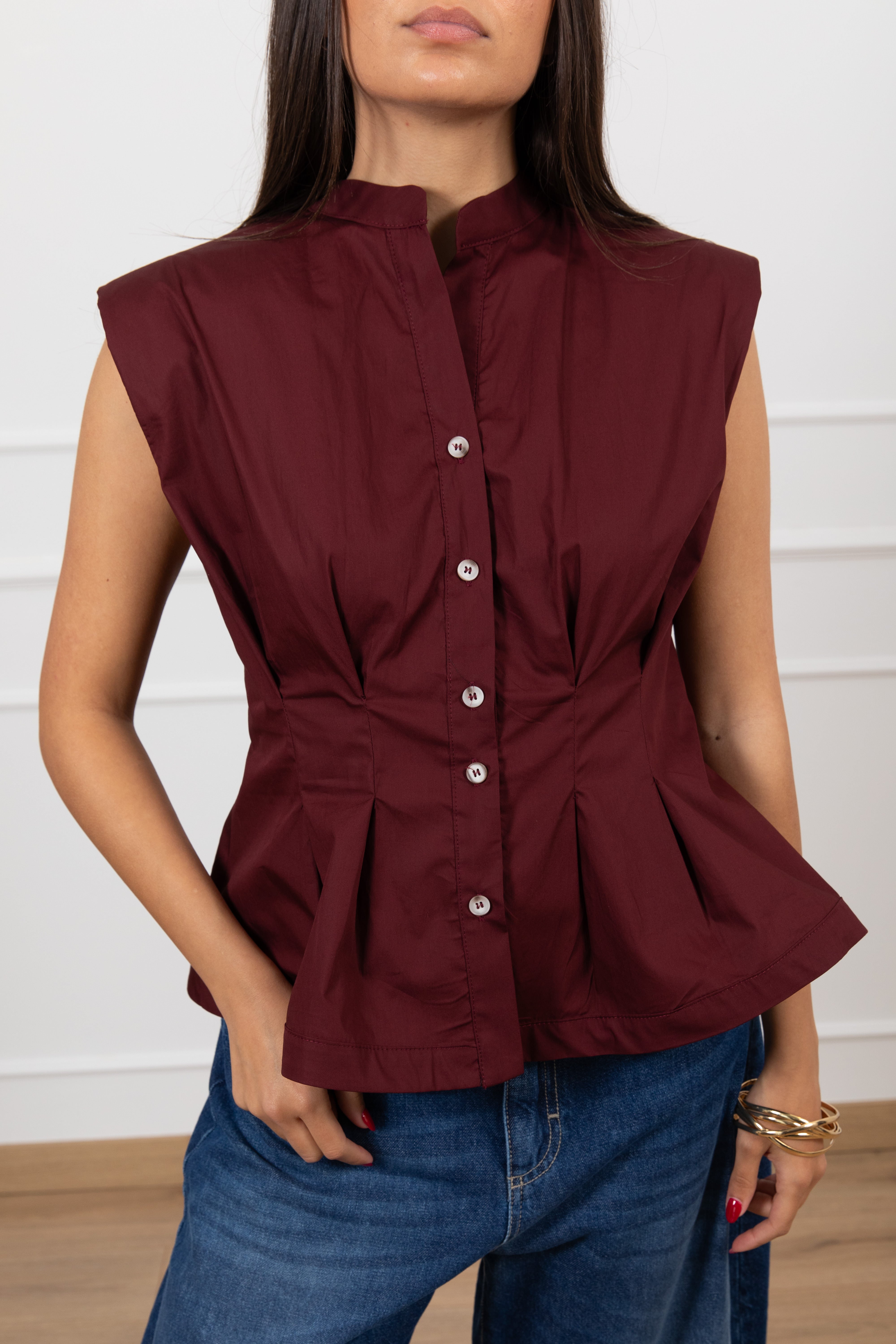 Camicia smanicata con riprese Motel