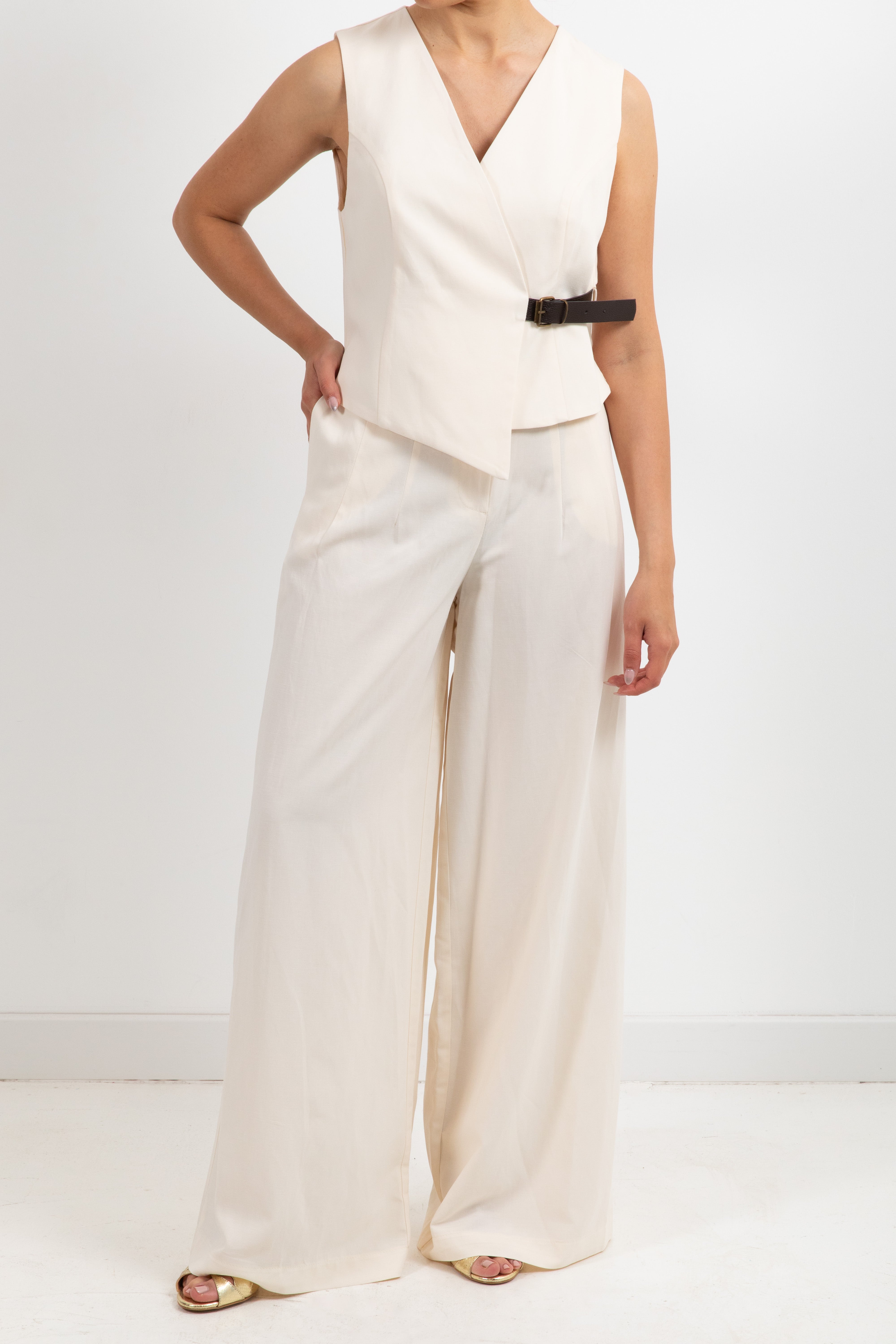 Tailleur gilet con fibbia e pantalone con elastico sul retro in lino e viscosa Susy Mix