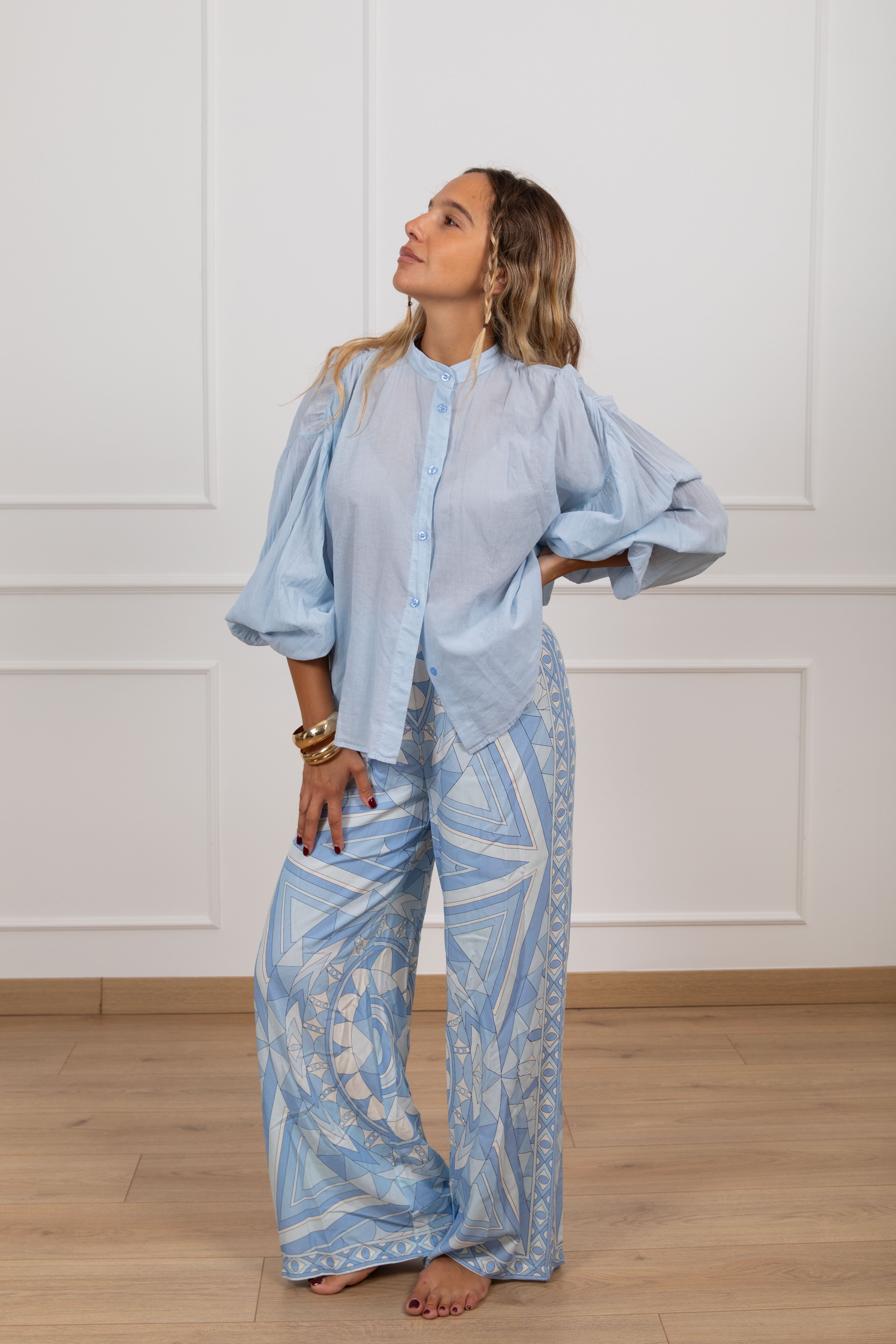 Camicia in cotone con arricciatura sulla spalla Tensione IN