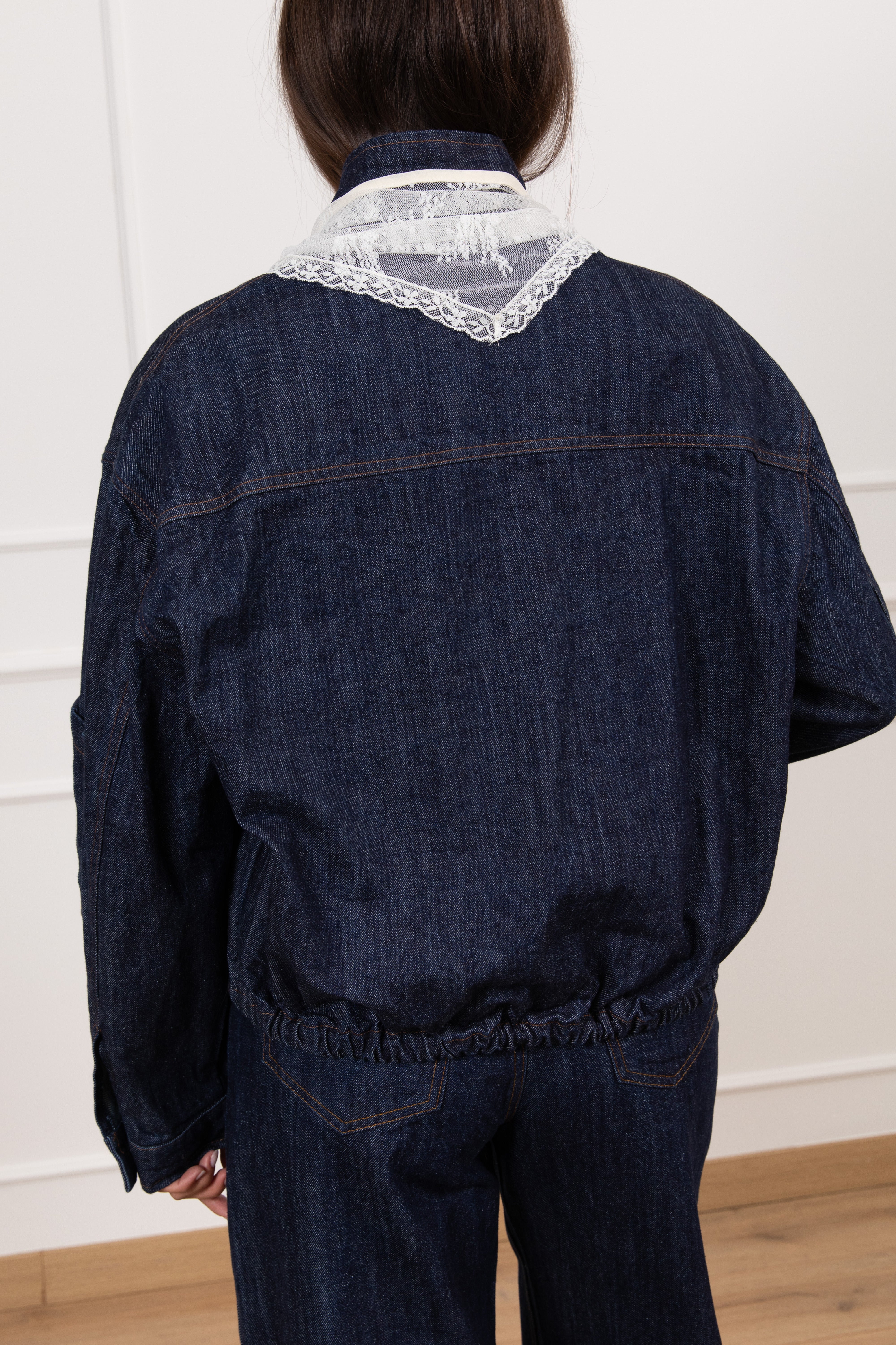 Bomber in jeans con foulard in tulle e pizzo Tensione IN