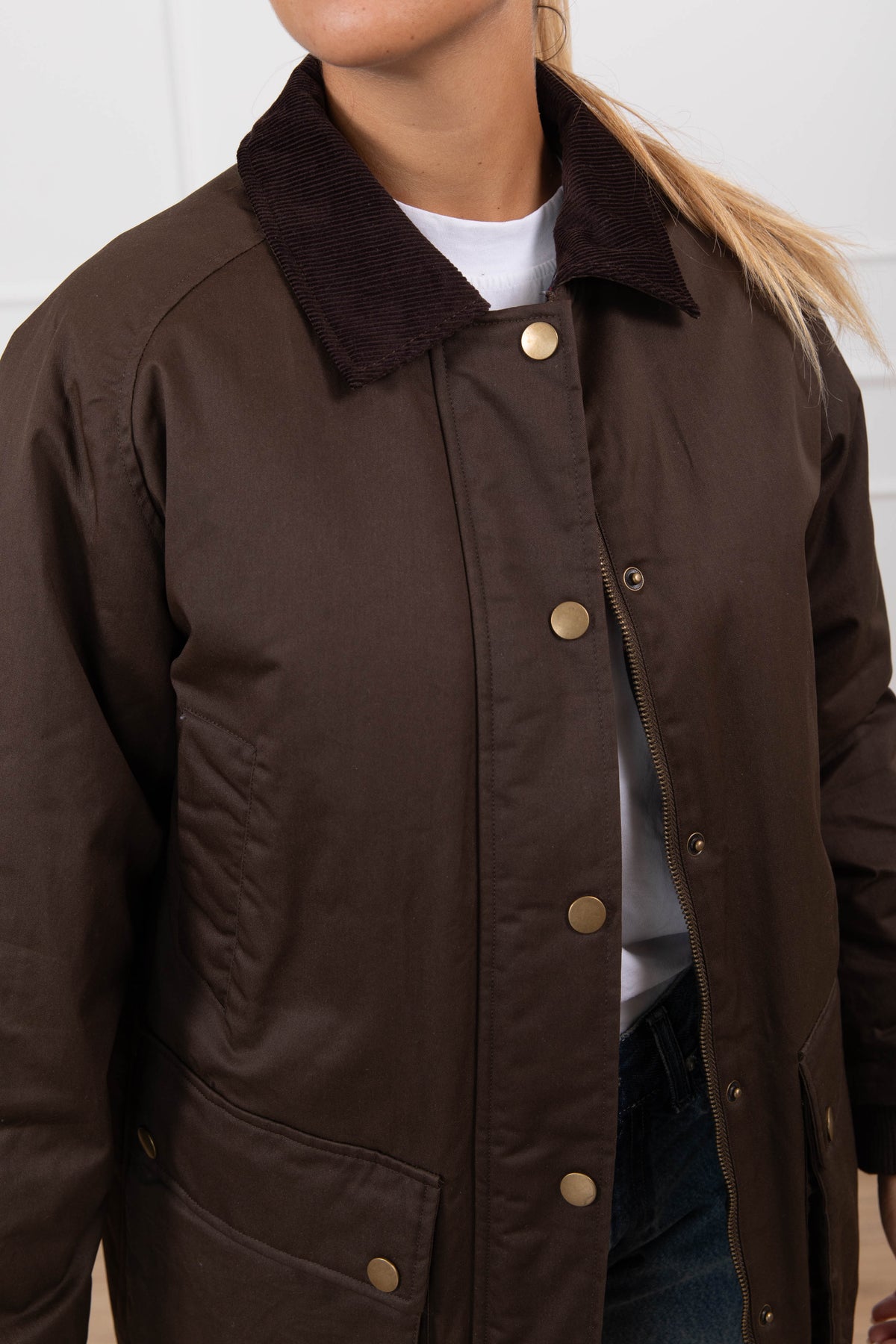 Field jacket regular con colletto in velluto a coste variante moro Tensione IN