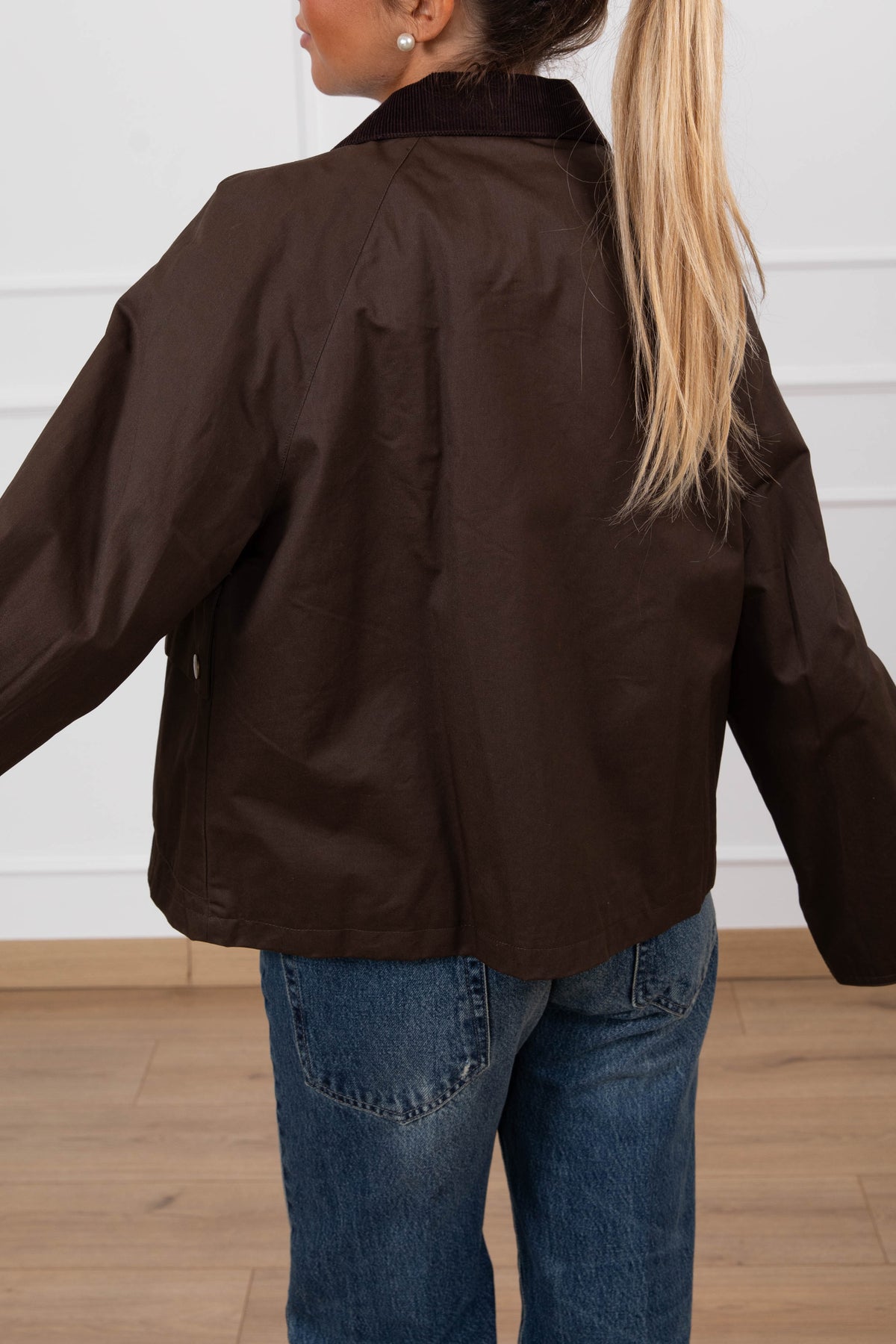 Field jacket cropped con colletto in velluto a coste variante moro Tensione IN