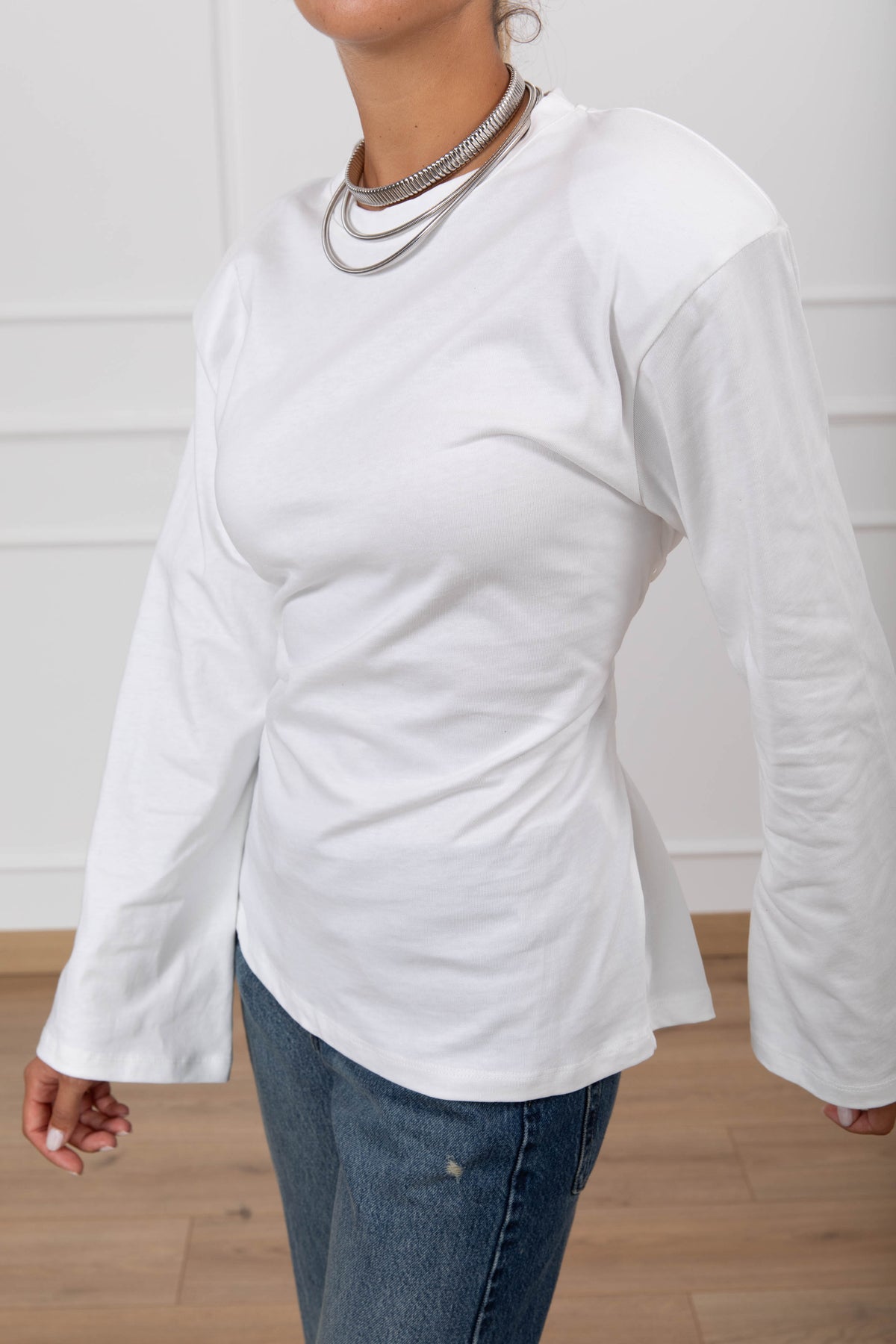 T-shirt spallina imbottita con intreccio sul retro variante bianco ViCOLO