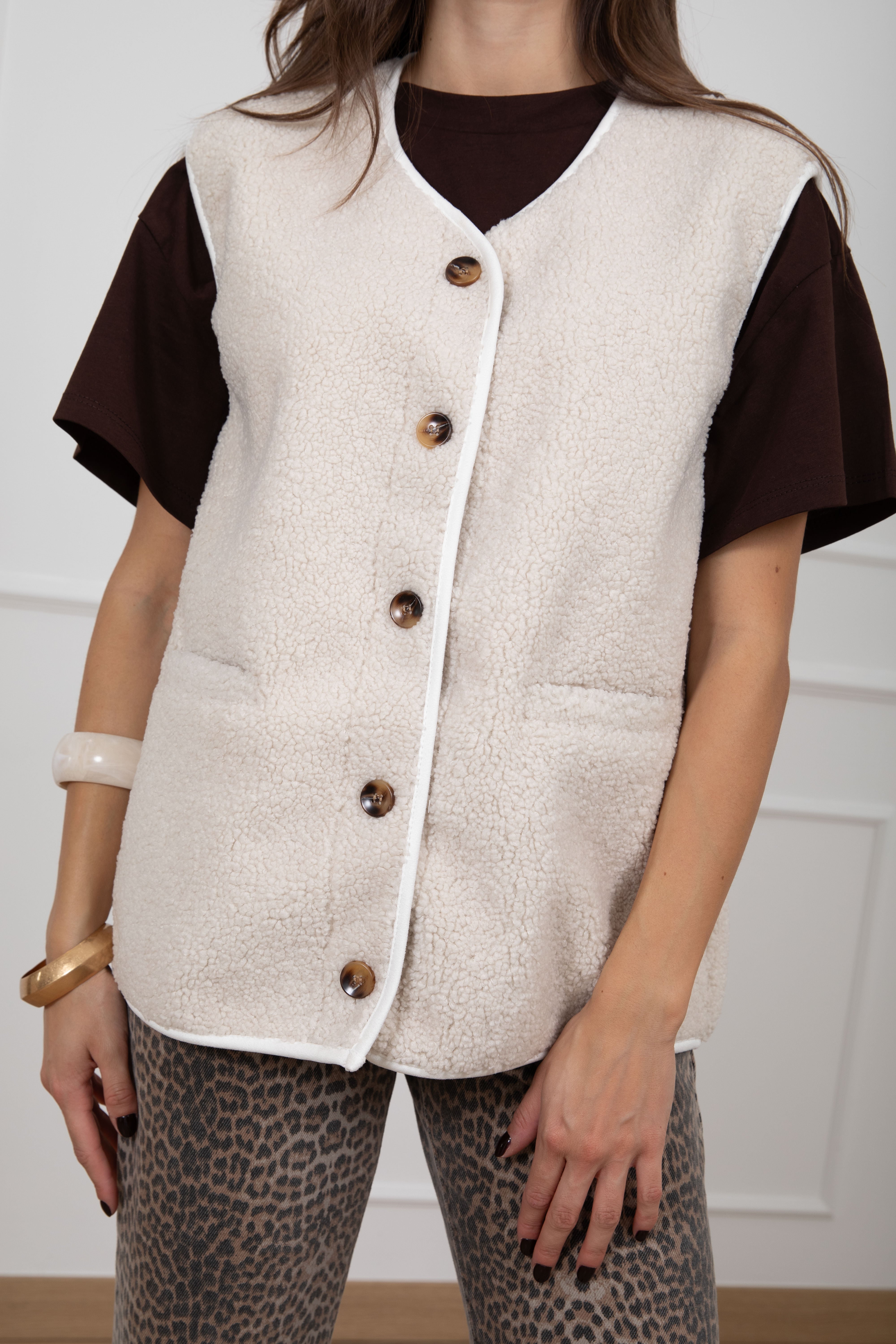 Gilet montone bouclè con tasche ViCOLO