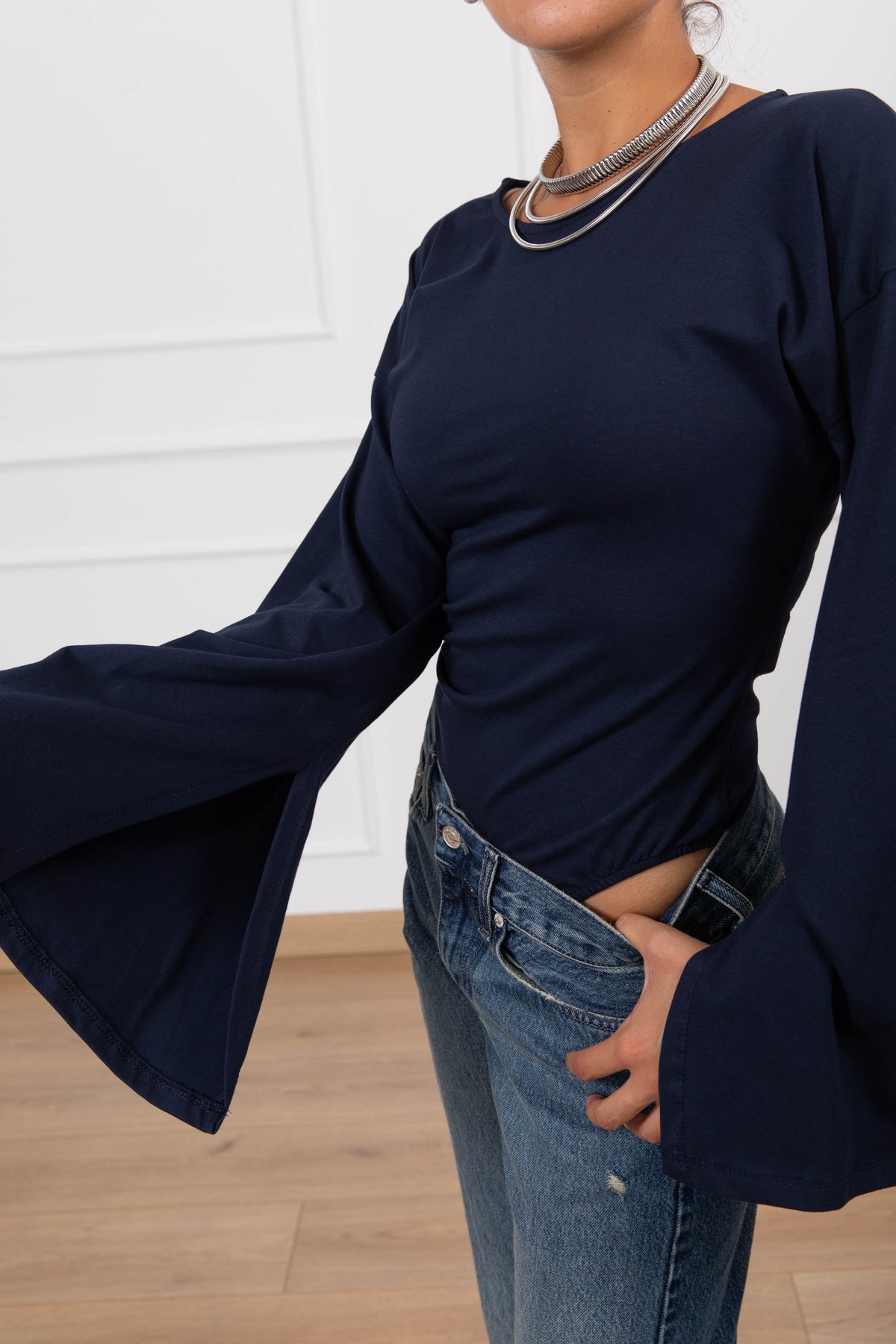 T-shirt body manica svasata con spacchetto variante blu Haveone