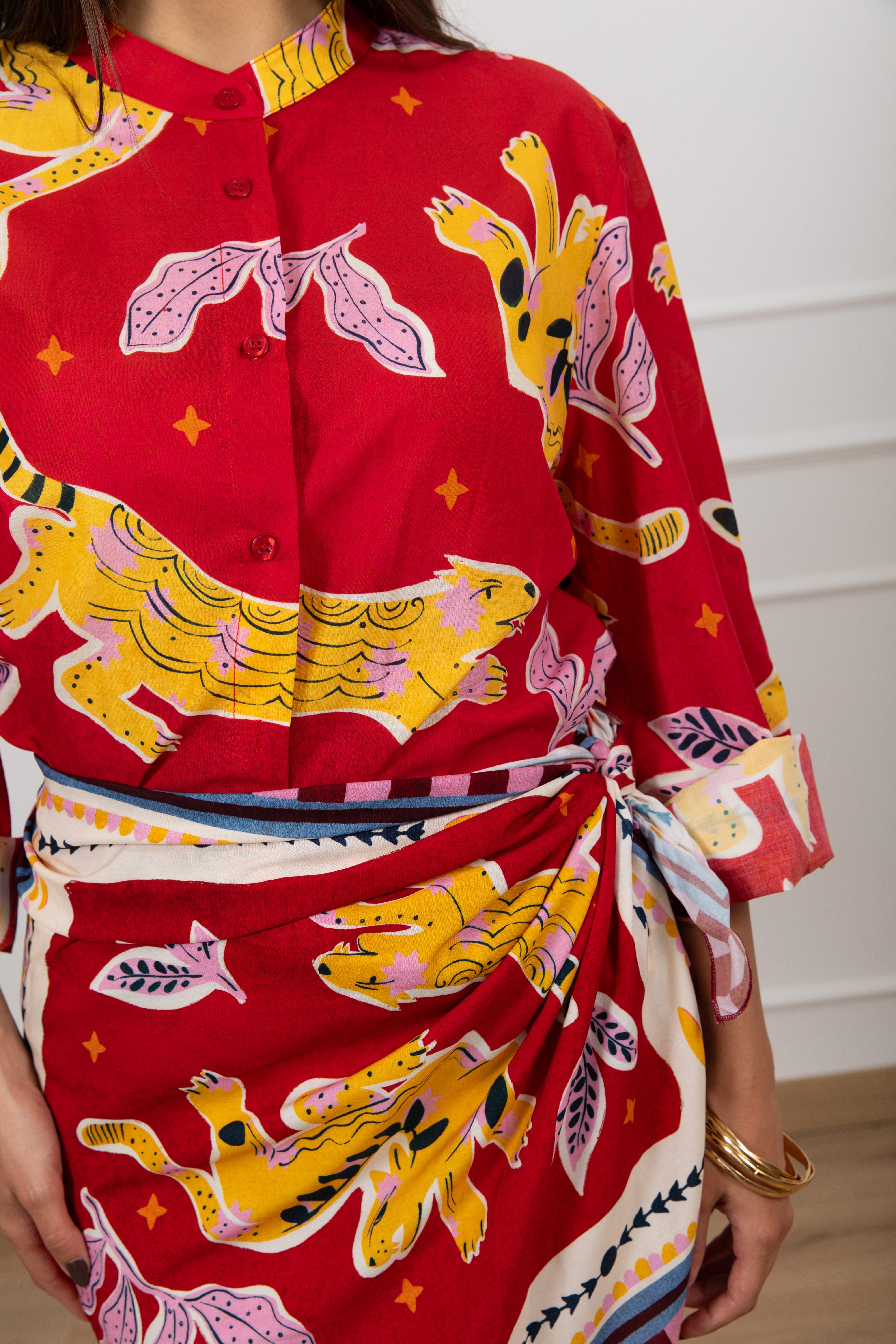 Camicia stampa stilizzata con collo alla coreana Haveone