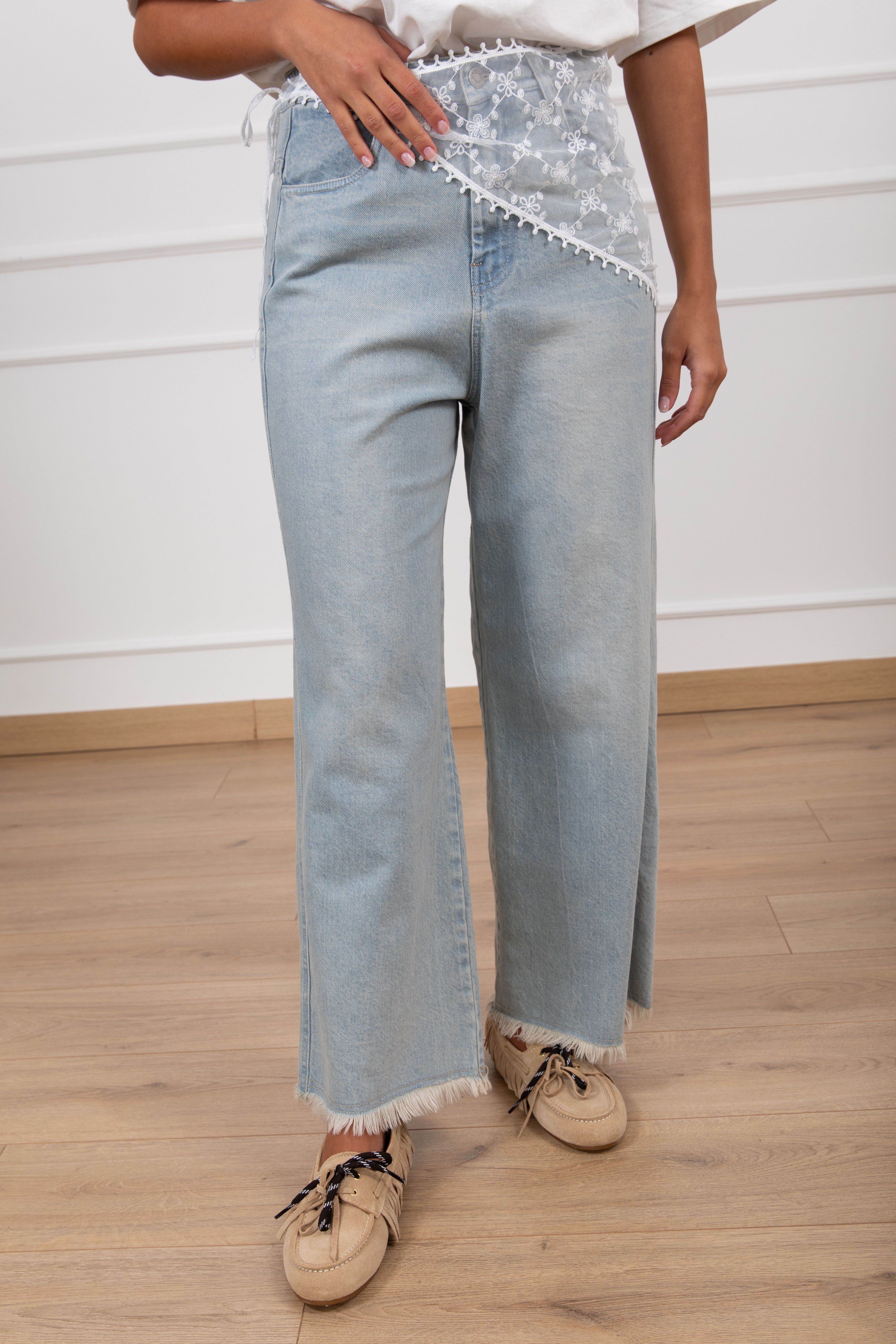 Jeans gamba dritta con foulard in tulle ricamato Tensione IN
