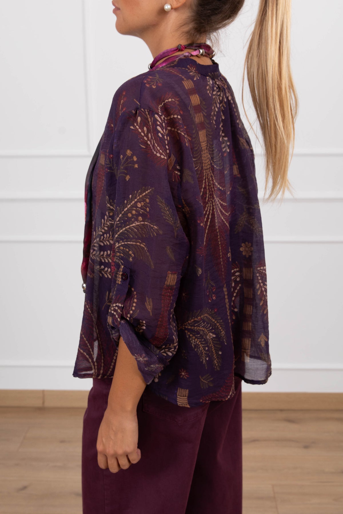 Camicia stampa palme con collana a contrasto Haveone