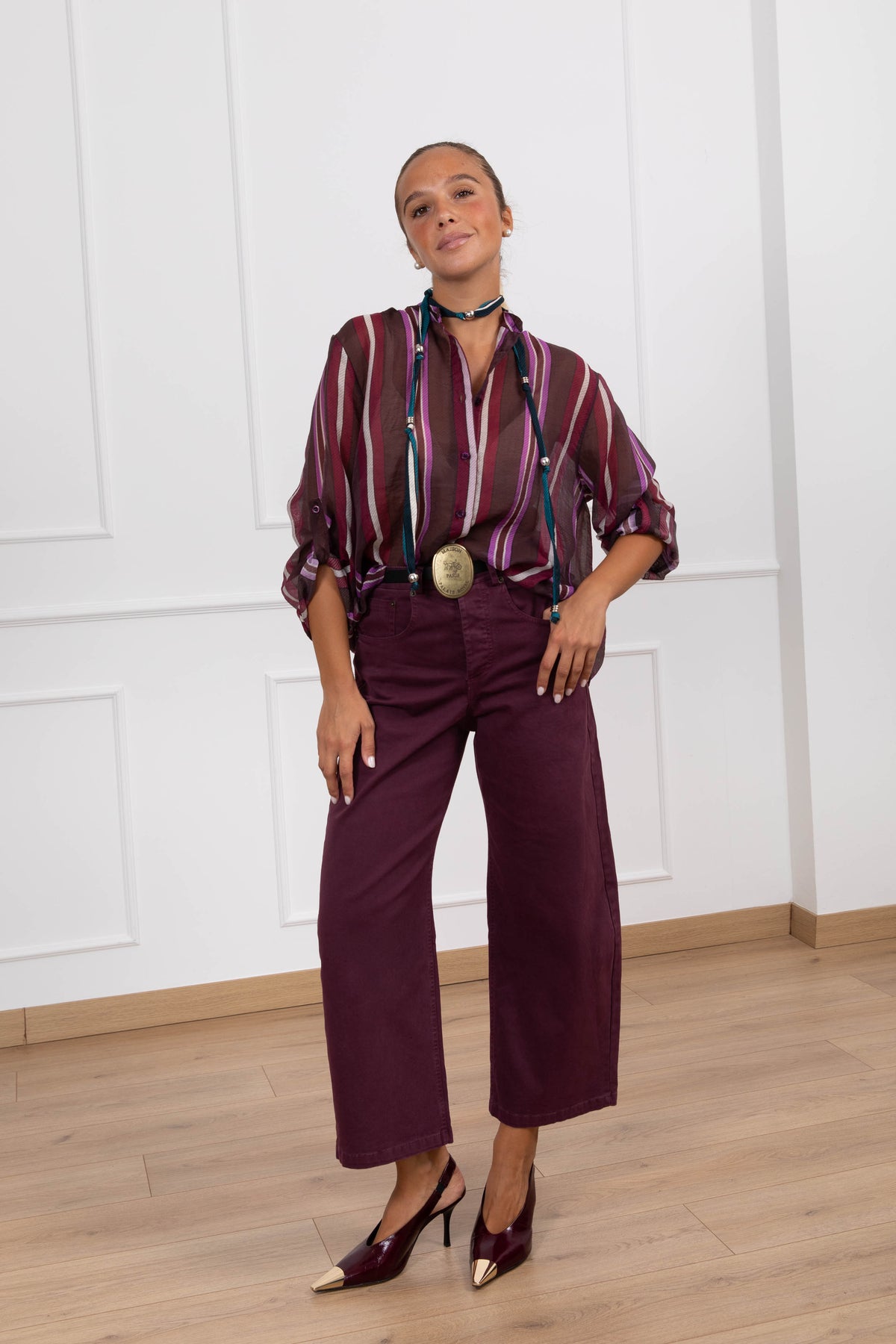 Camicia riga moro/bordeaux con collana a contrasto Haveone