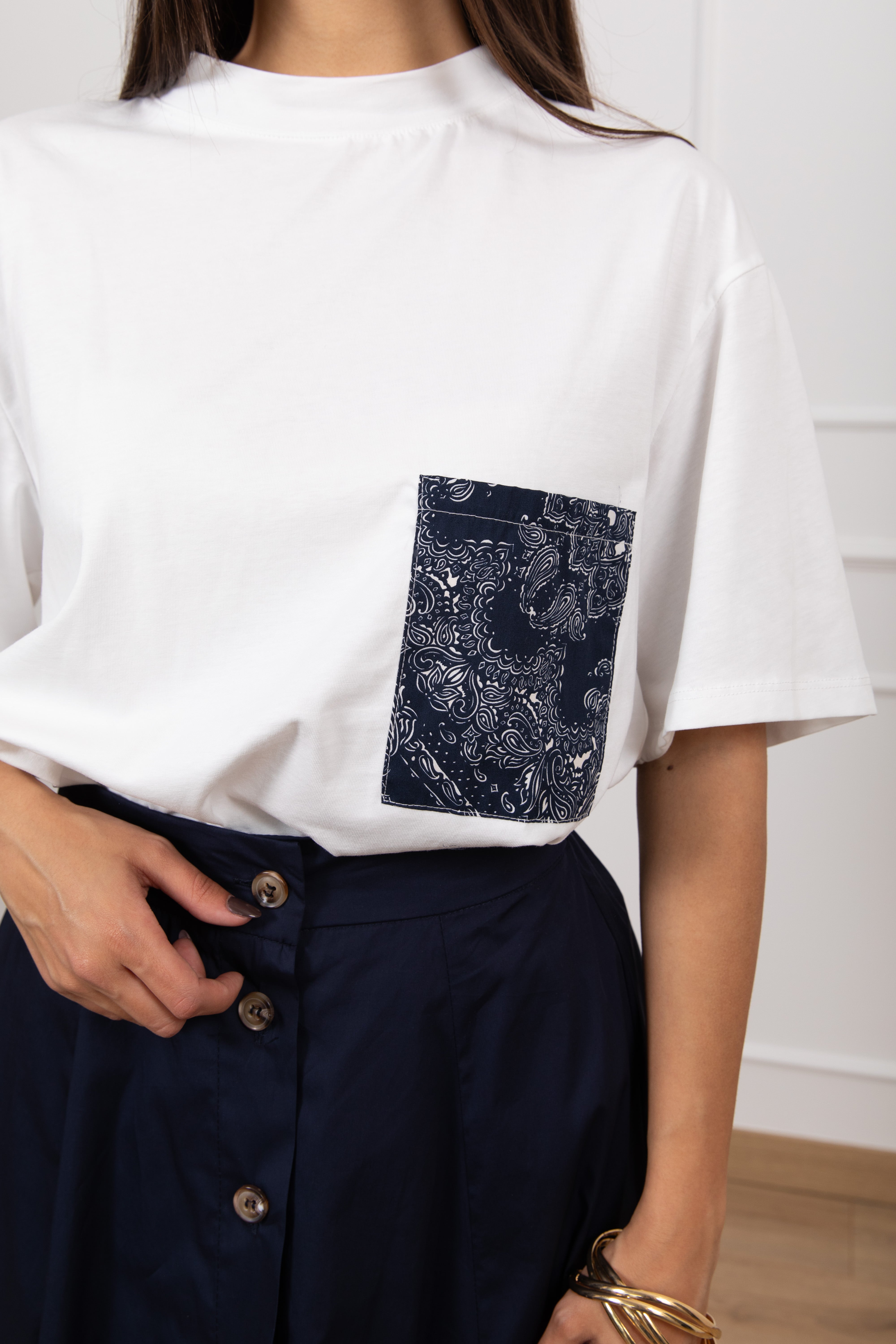 T-shirt con tasca fantasia bandana Tensione IN