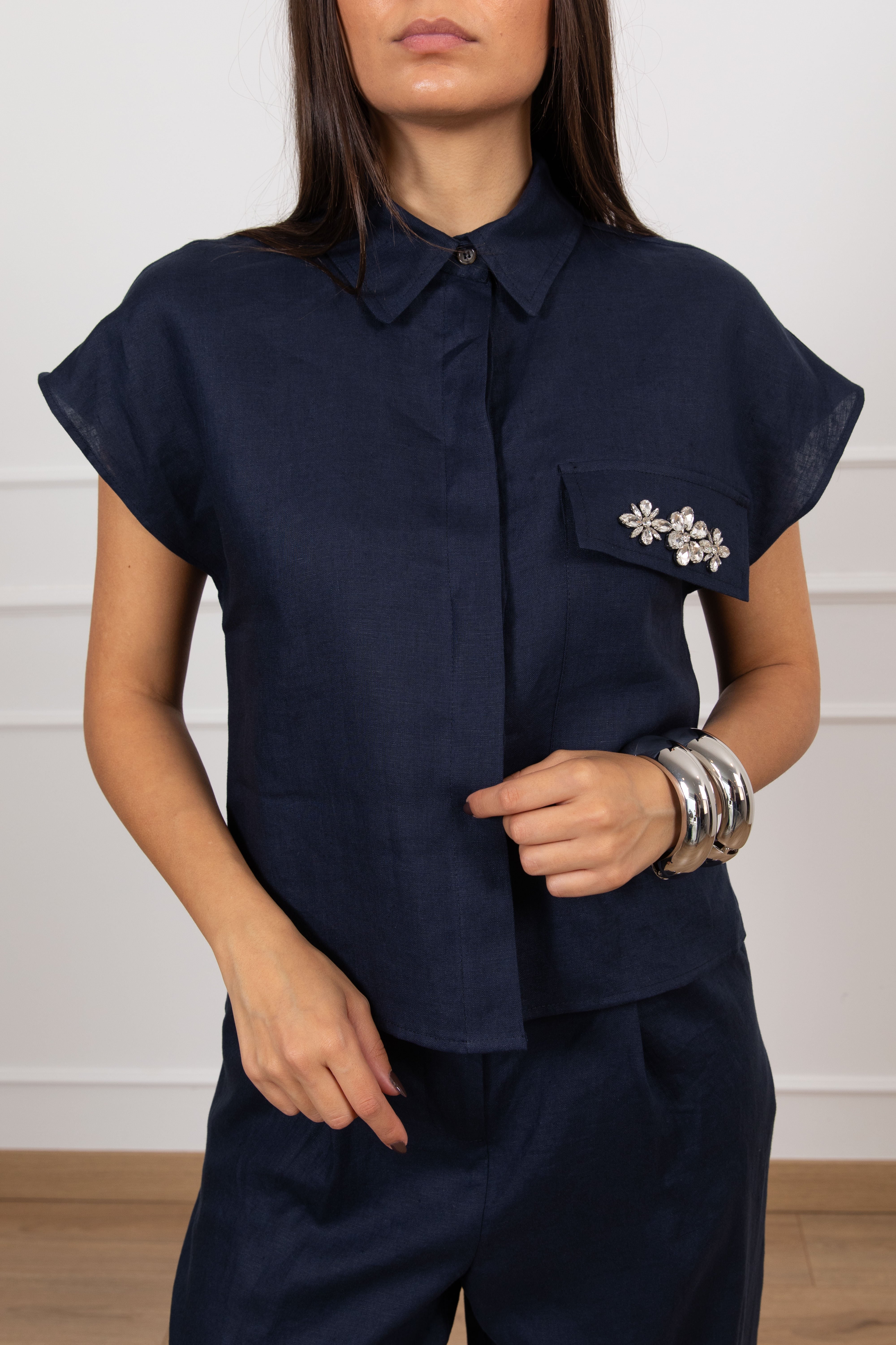 Camicia 100% lino con applicazione gioiello sulla tasca Tensione IN