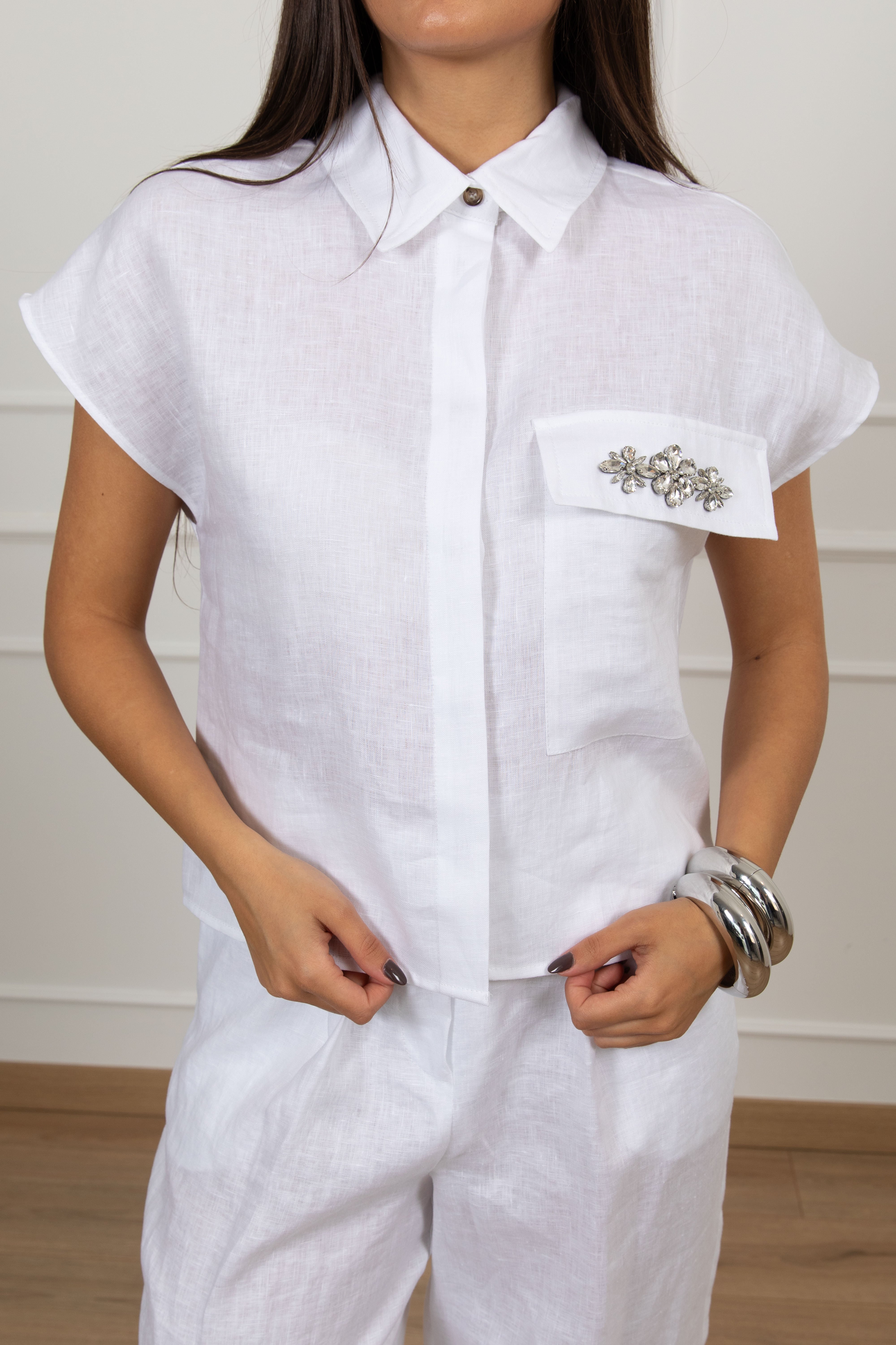 Camicia 100% lino con applicazione gioiello sulla tasca Tensione IN