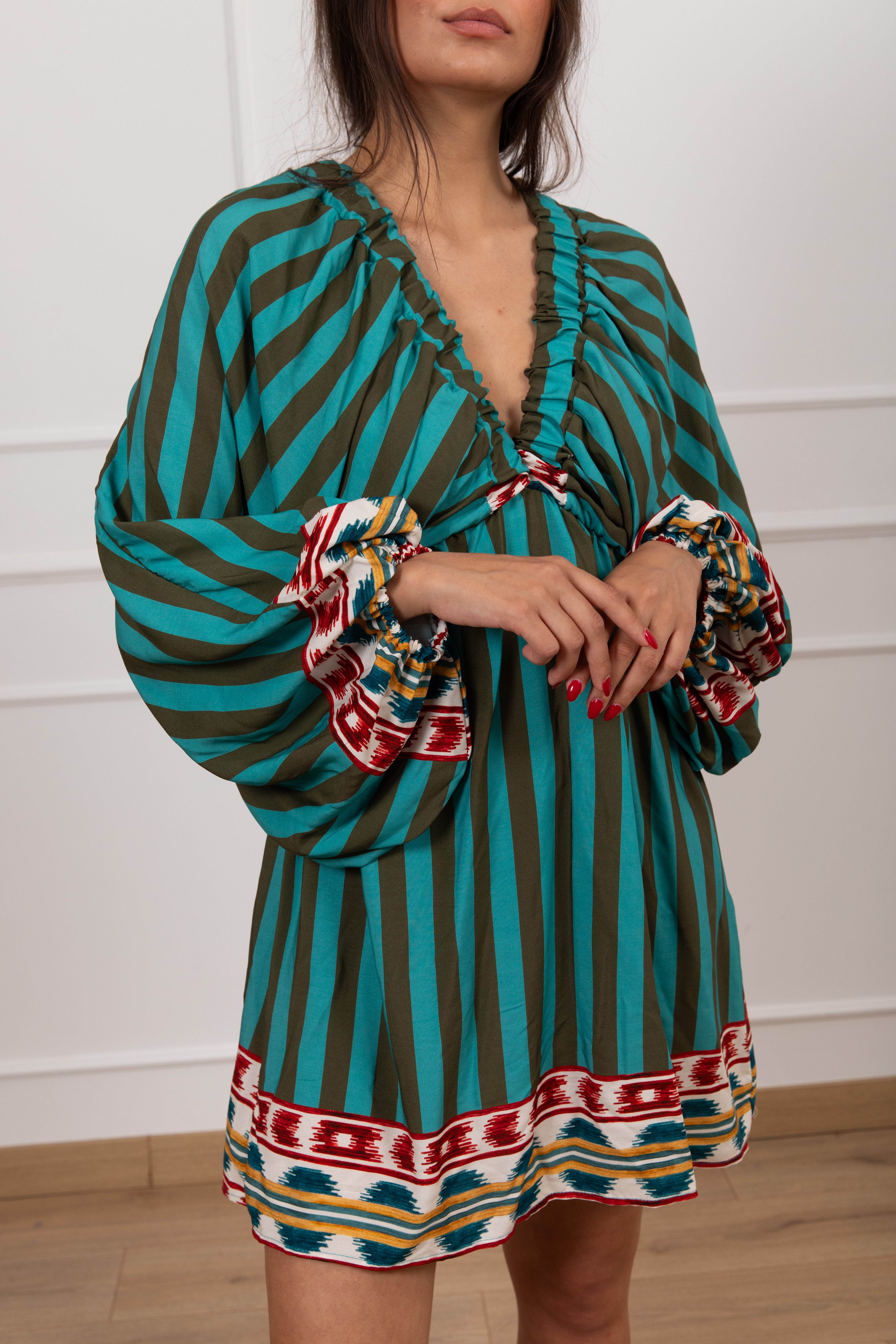 Mini-abito fantasia etnica a righe ViCOLO