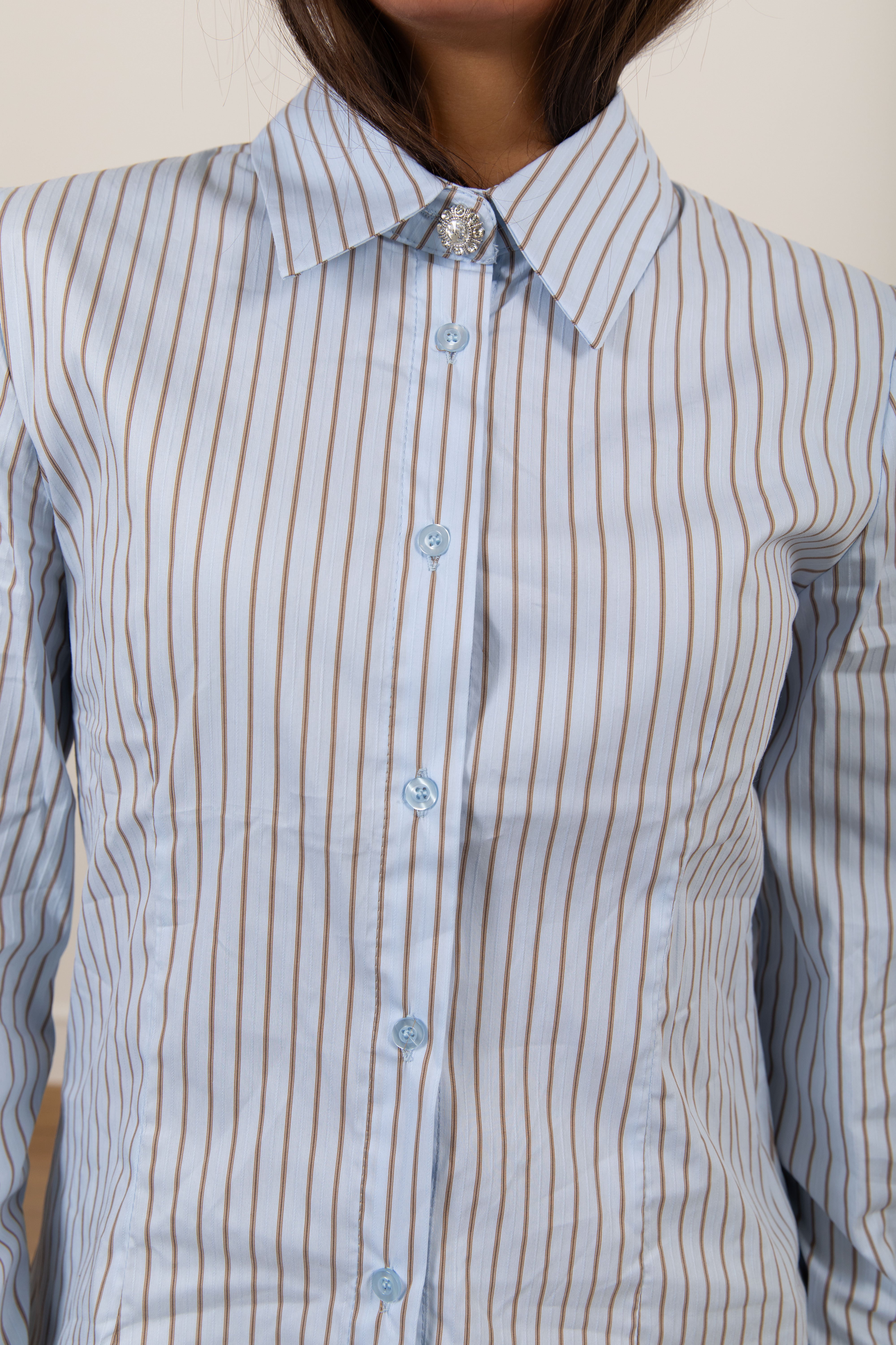 Camicia bacchettata con bottone gioiello Susy Mix