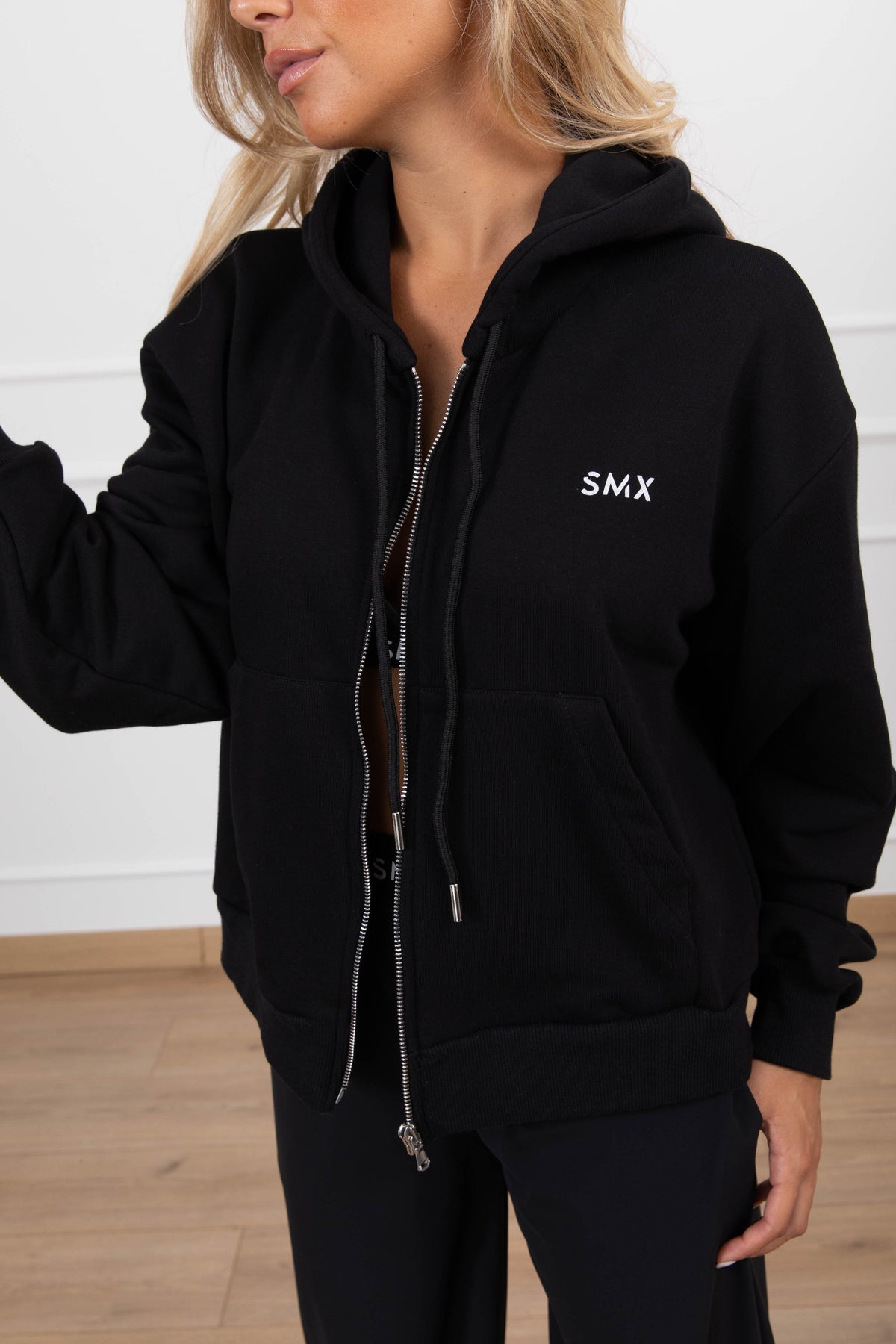 Felpa con zip e cappuccio monogram variante nero Susy Mix Fitness