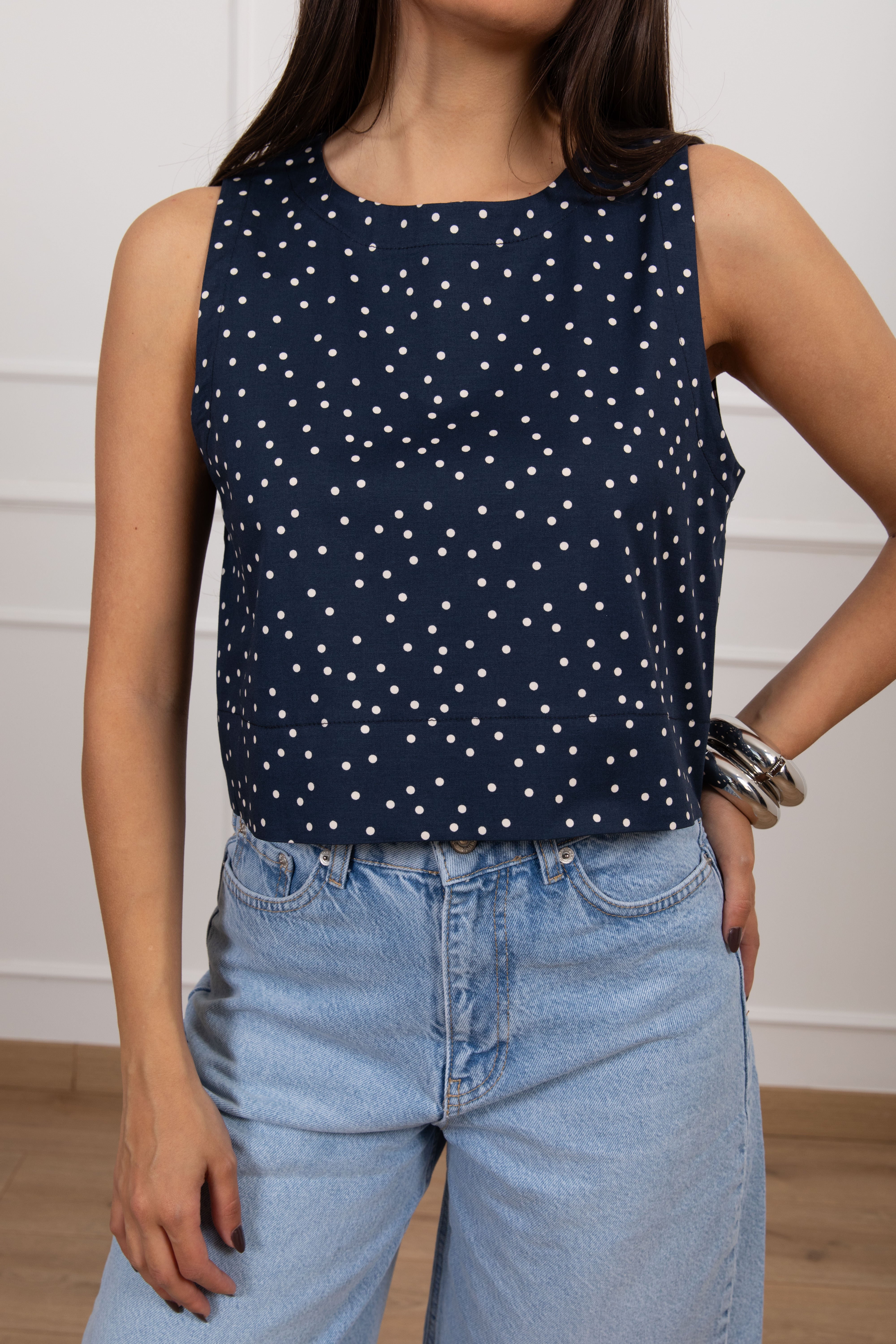 Top cropped a pois Motel