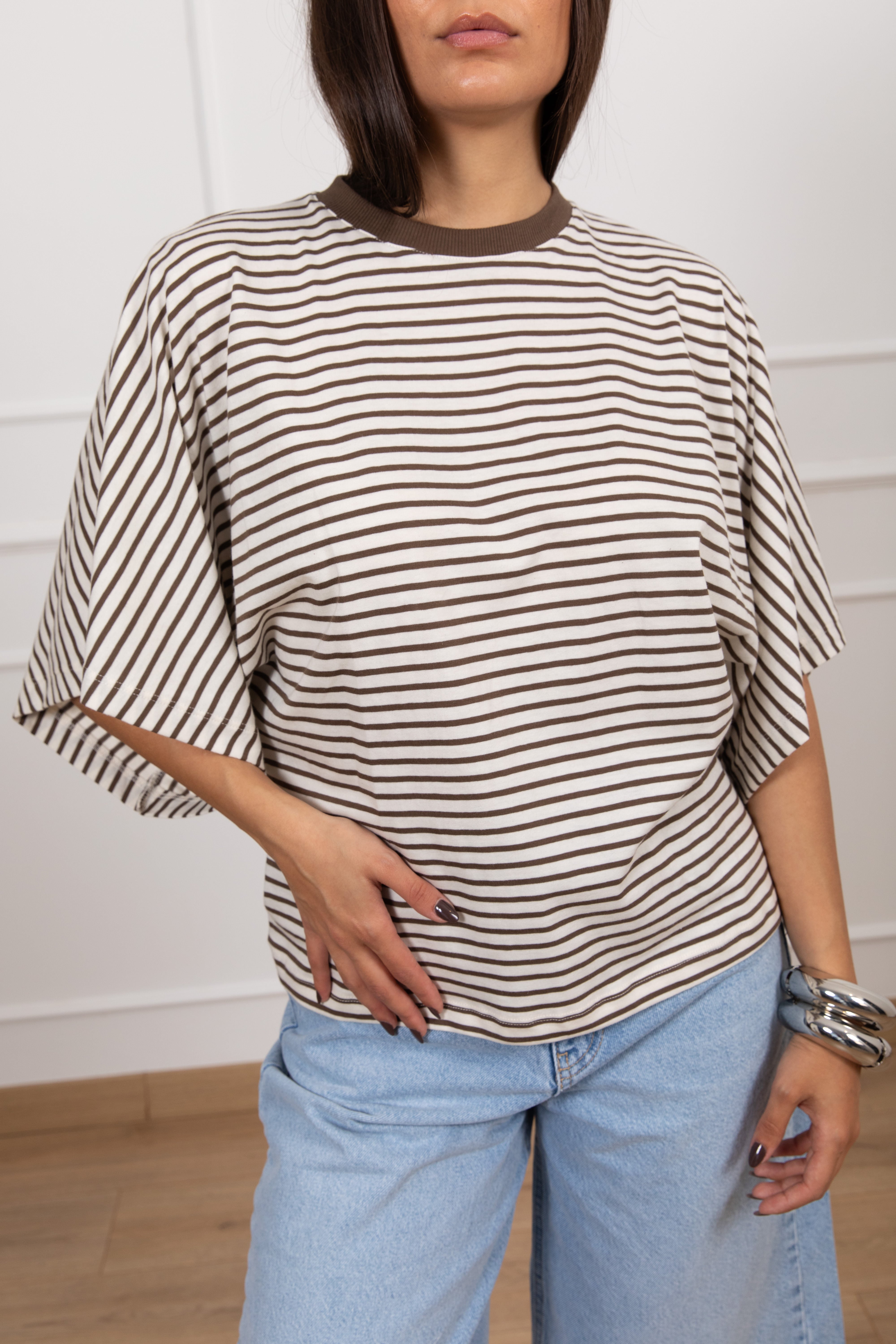 T-shirt a righe con manica svasata ViCOLO