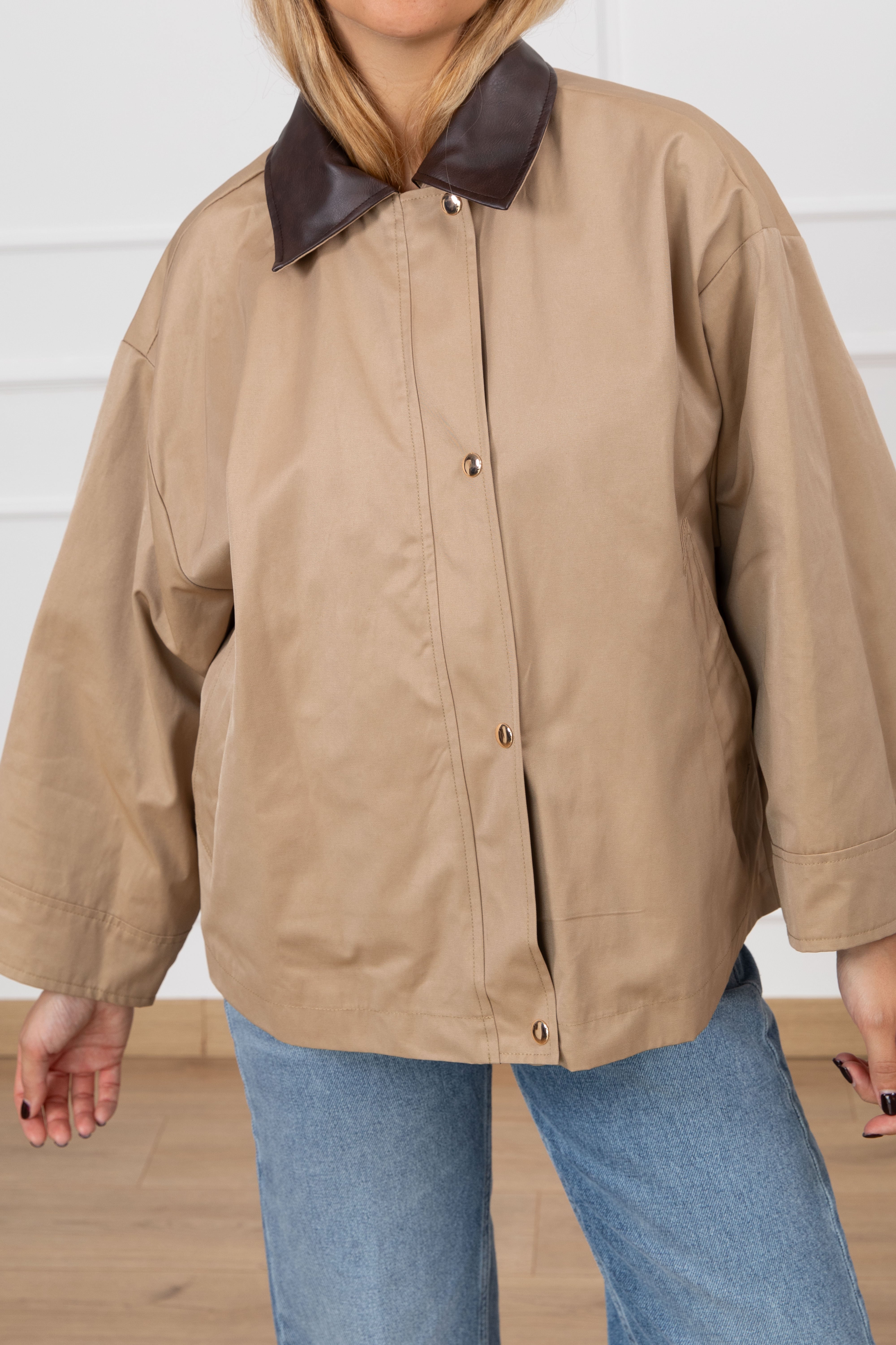 Giaccone corto con collo in eco-pelle ViCOLO