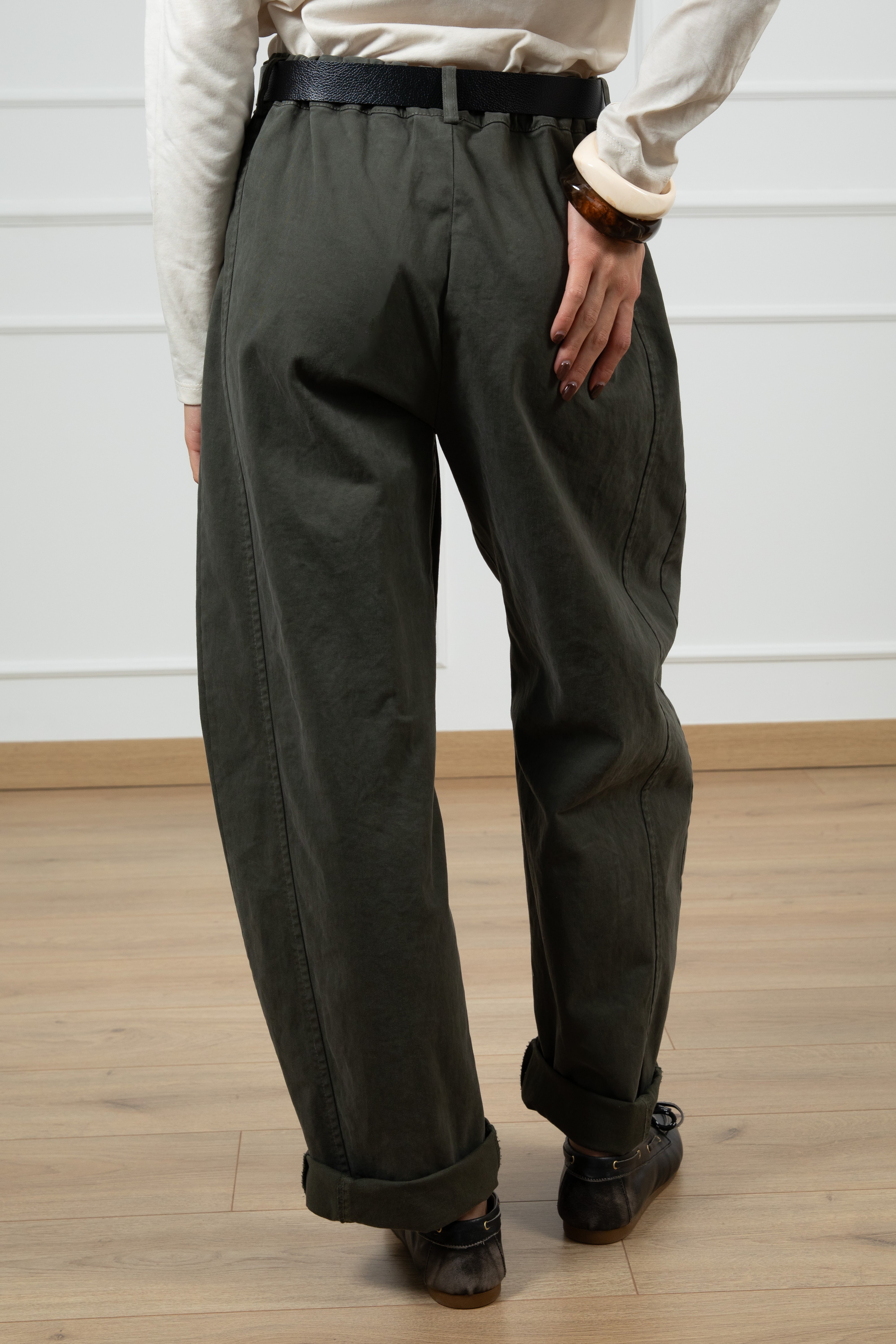 Pantalone egg-fit in gabardina Susy Mix