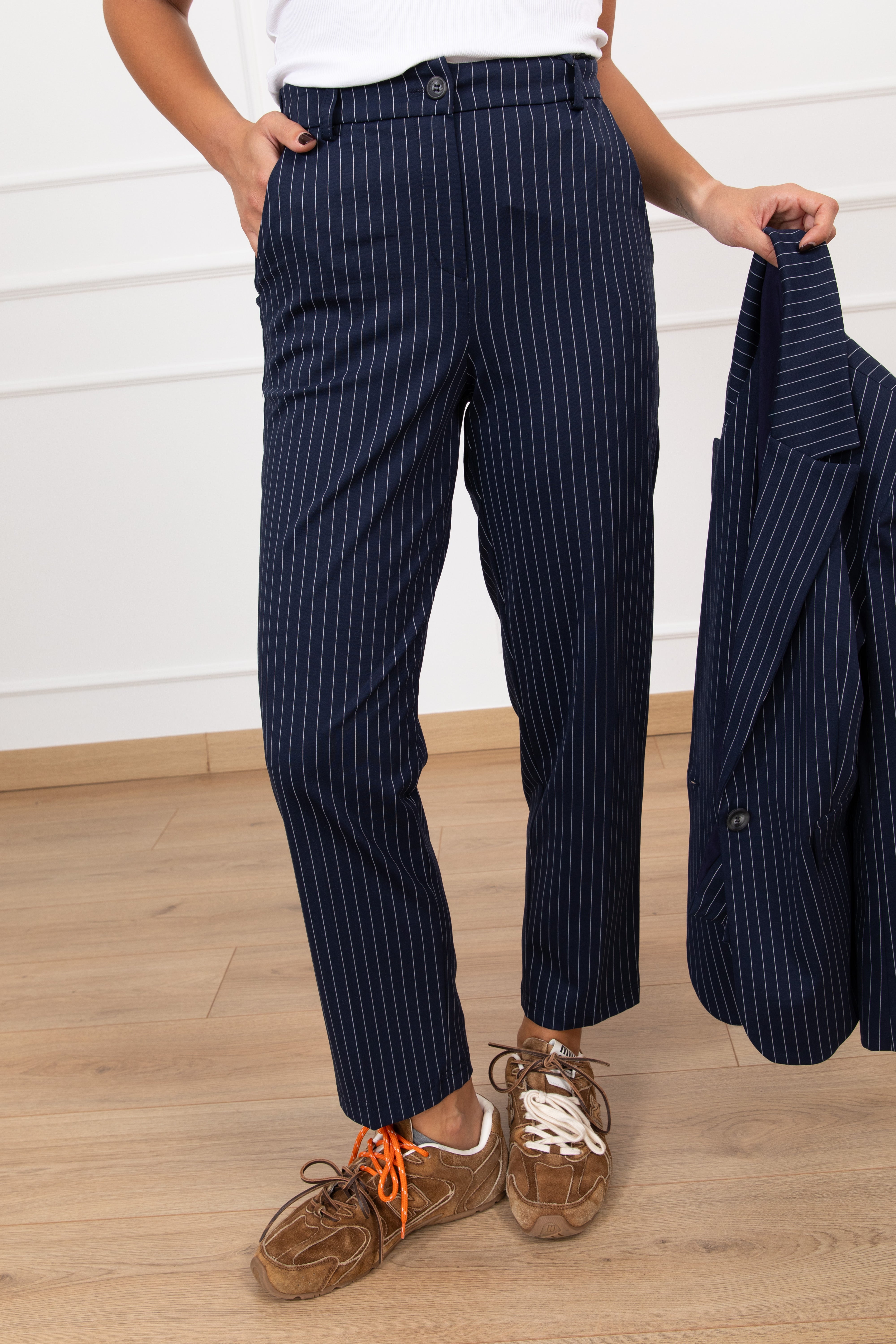 Pantalone gessato a sigaretta in punto milano leggero Tensione IN