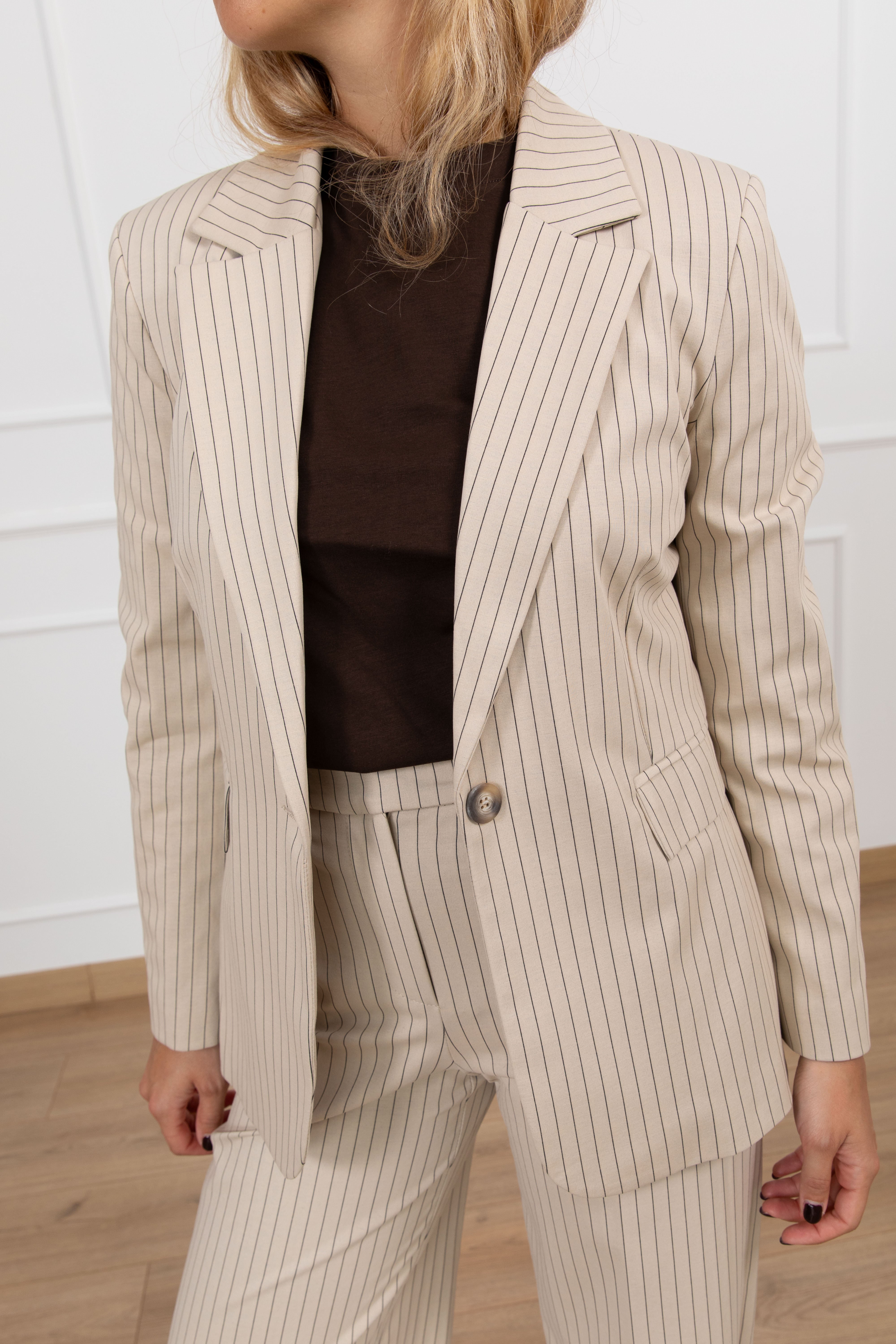 Giacca gessata mono-bottone in punto milano leggero Tensione IN