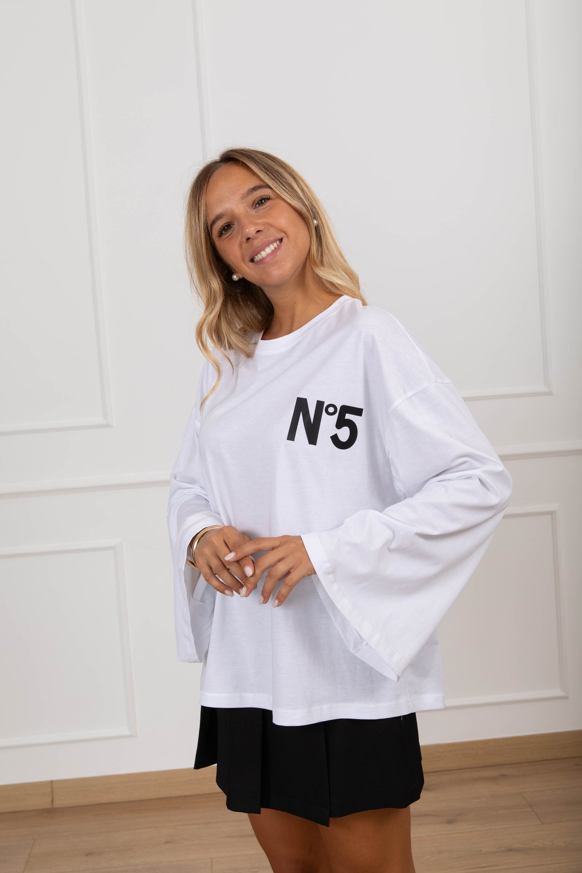 T-shirt manica lunga svasata "N 5" variante bianco/nero Tensione IN