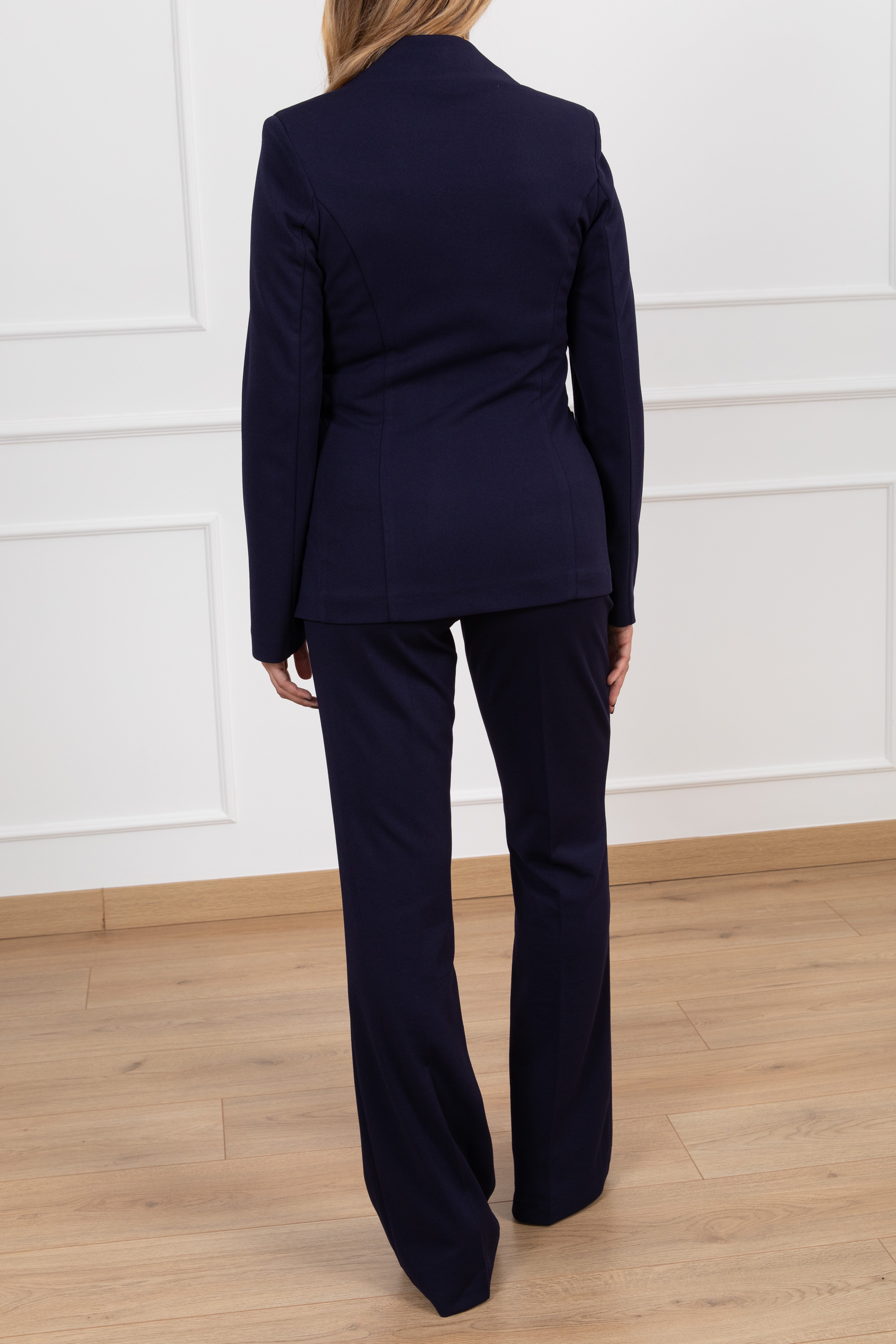 Tailleur giacca slim-fit e pantalone in crepe Tensione IN