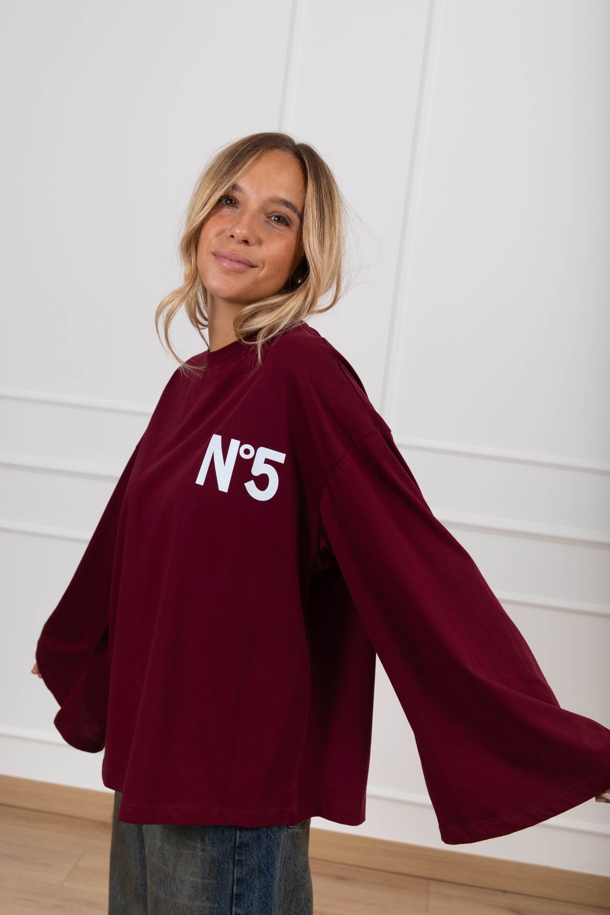 T-shirt manica lunga svasata "N 5" variante bordeaux/bianco Tensione IN