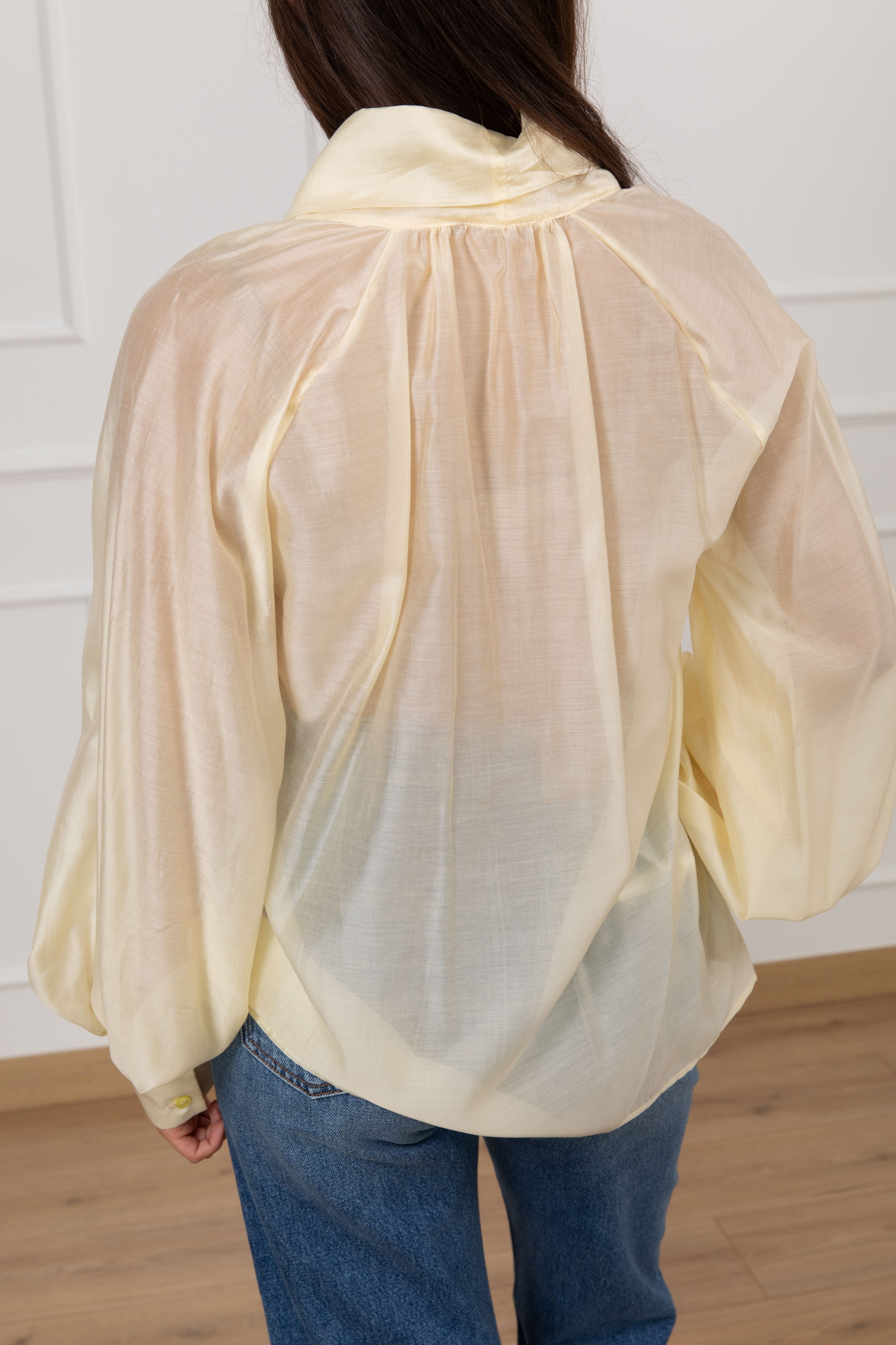 Camicia in lyocell con scollo profondo e fiocco ViCOLO