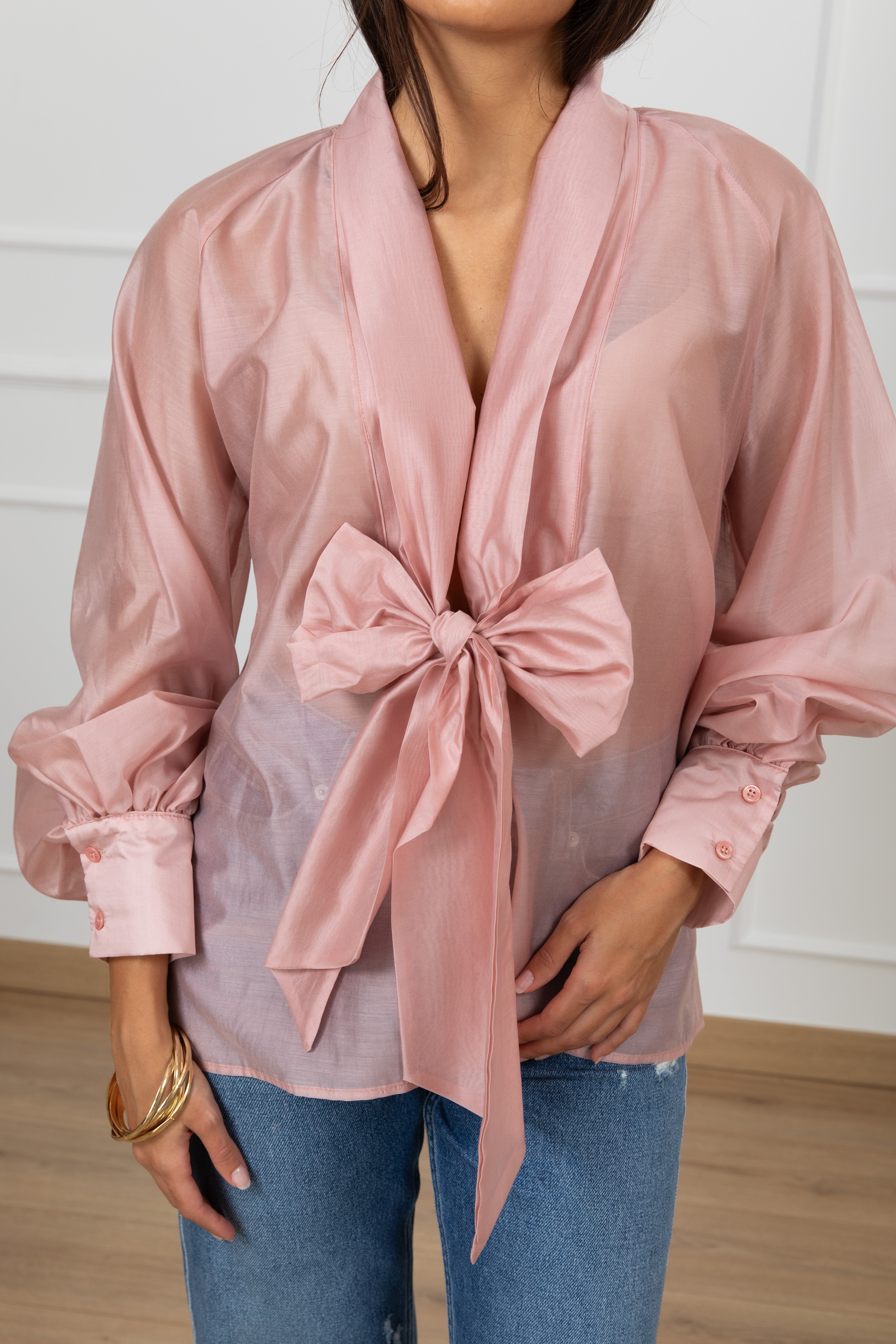 Camicia in lyocell con scollo profondo e fiocco ViCOLO