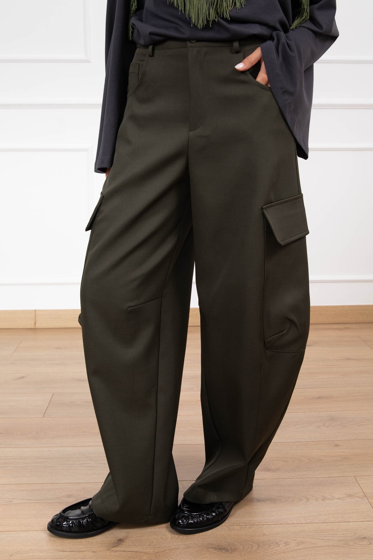 Pantalone barrel-fit cargo variante militare Haveone