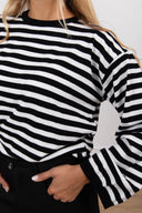 Pull girocollo in viscosa a righe variante nero Tensione IN