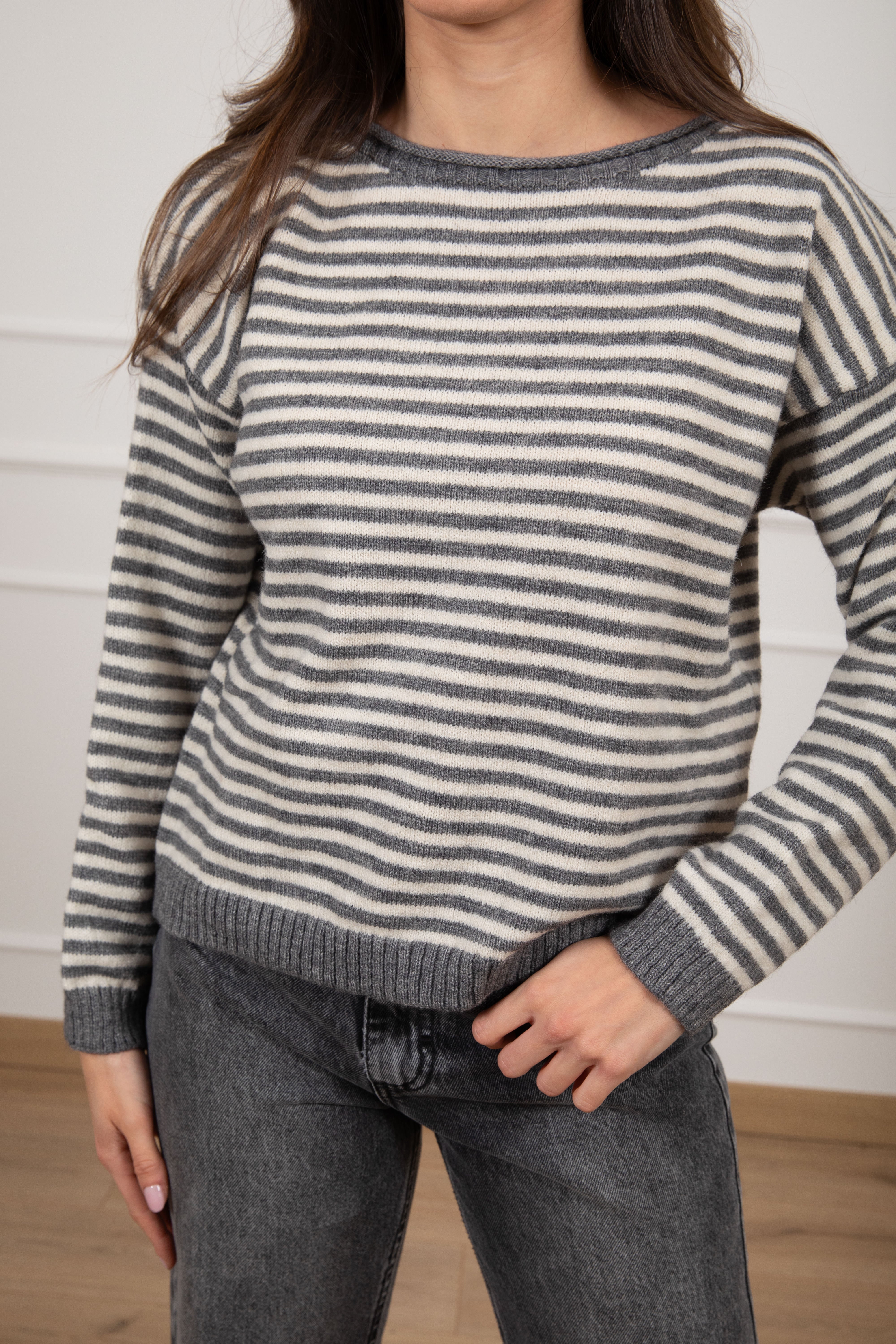 Pull a scatoletta con righe sottili Tensione IN