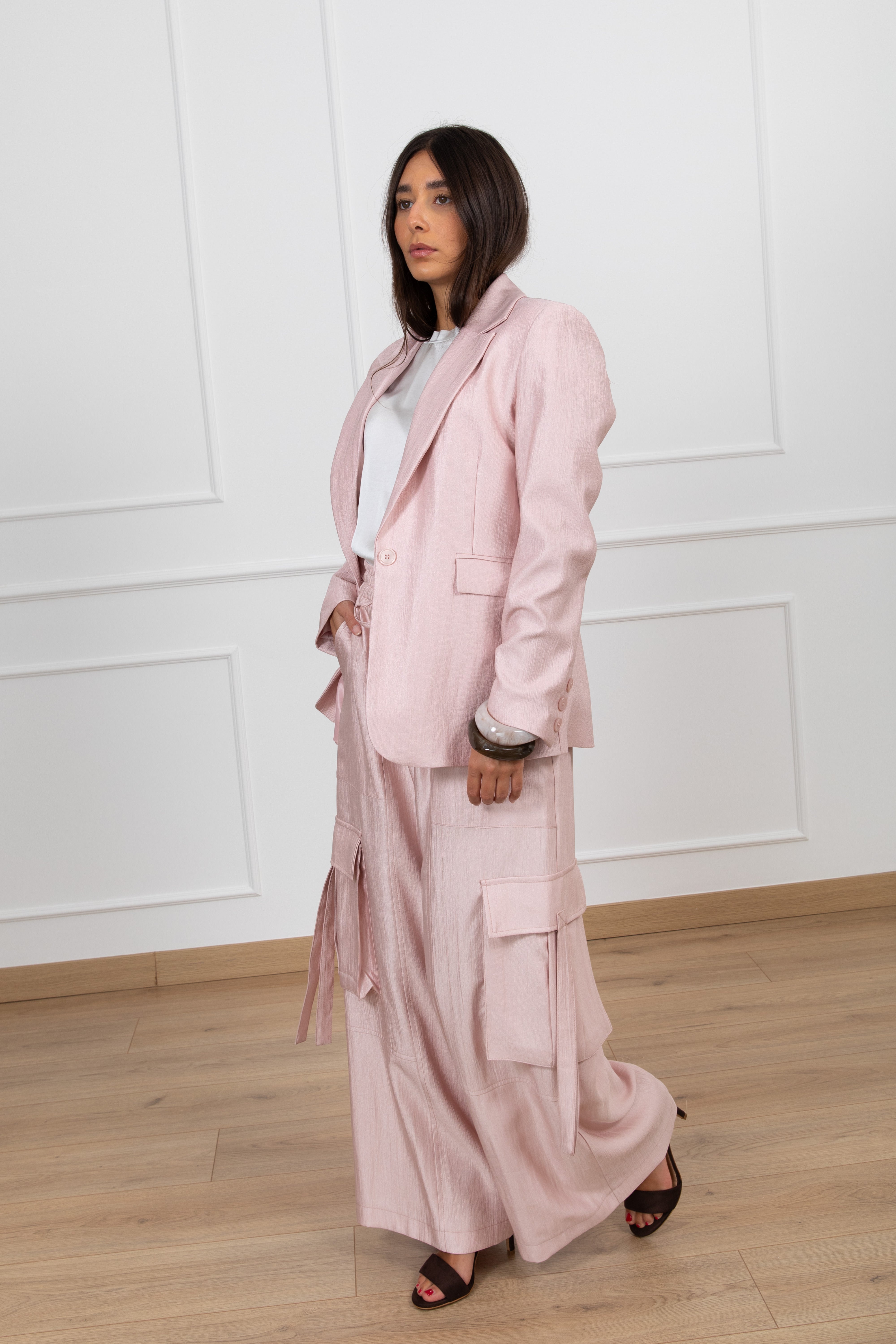 Pantalone cargo in tessuto goffrato cangiante Tensione IN